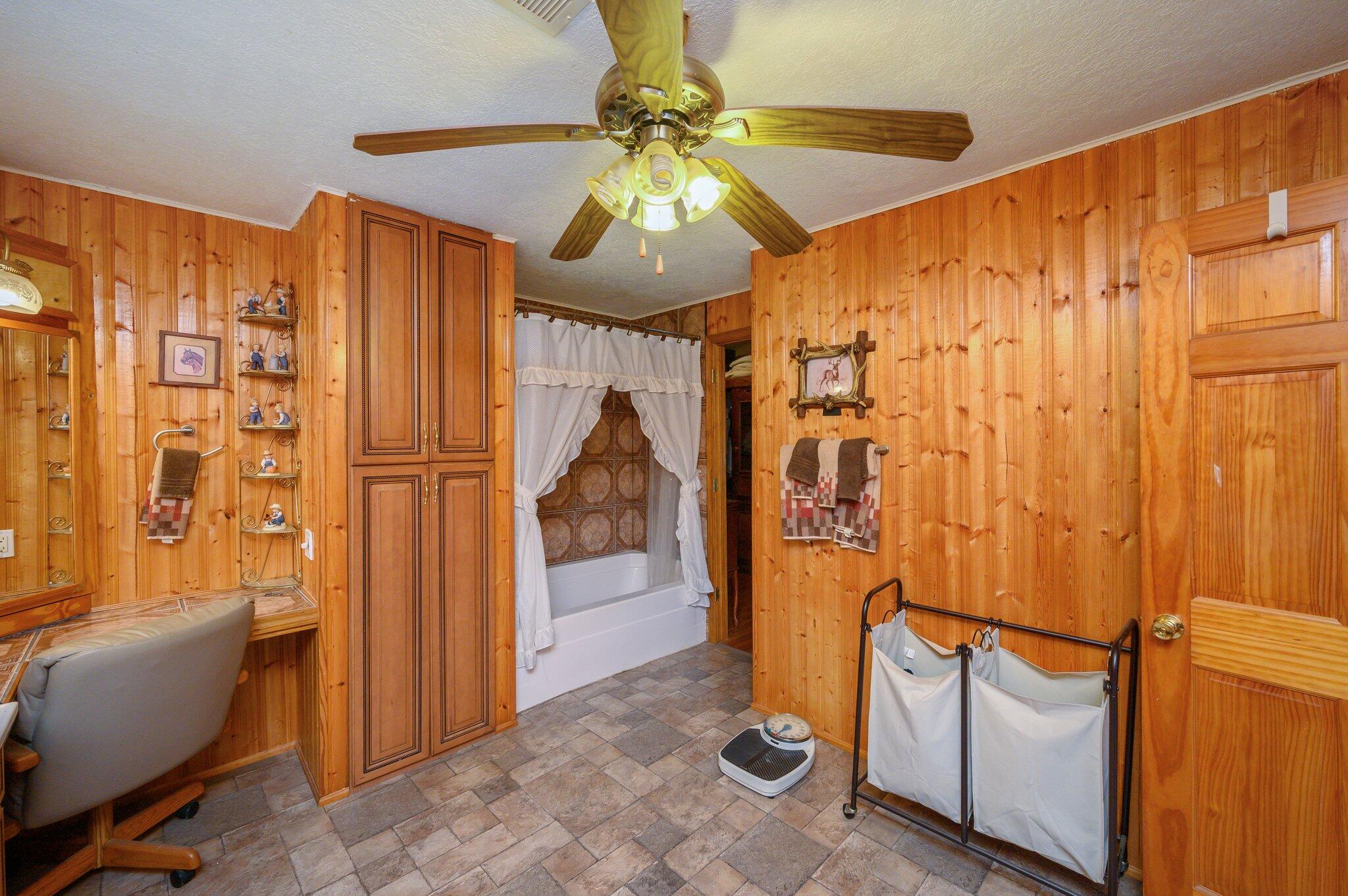 OAKWOOD HILLS UNIT 1 - Residential