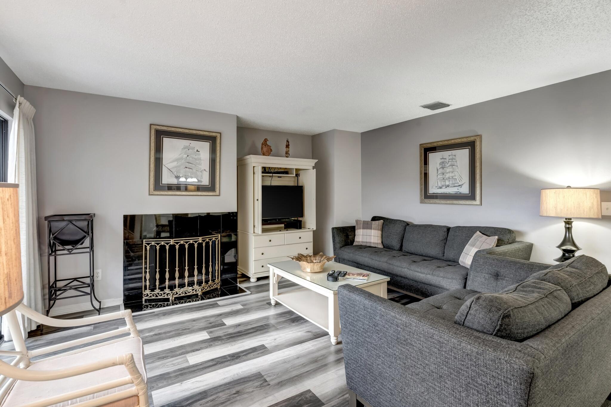 FAIRWAYS AT SANDESTIN PH 1 - Residential Lease