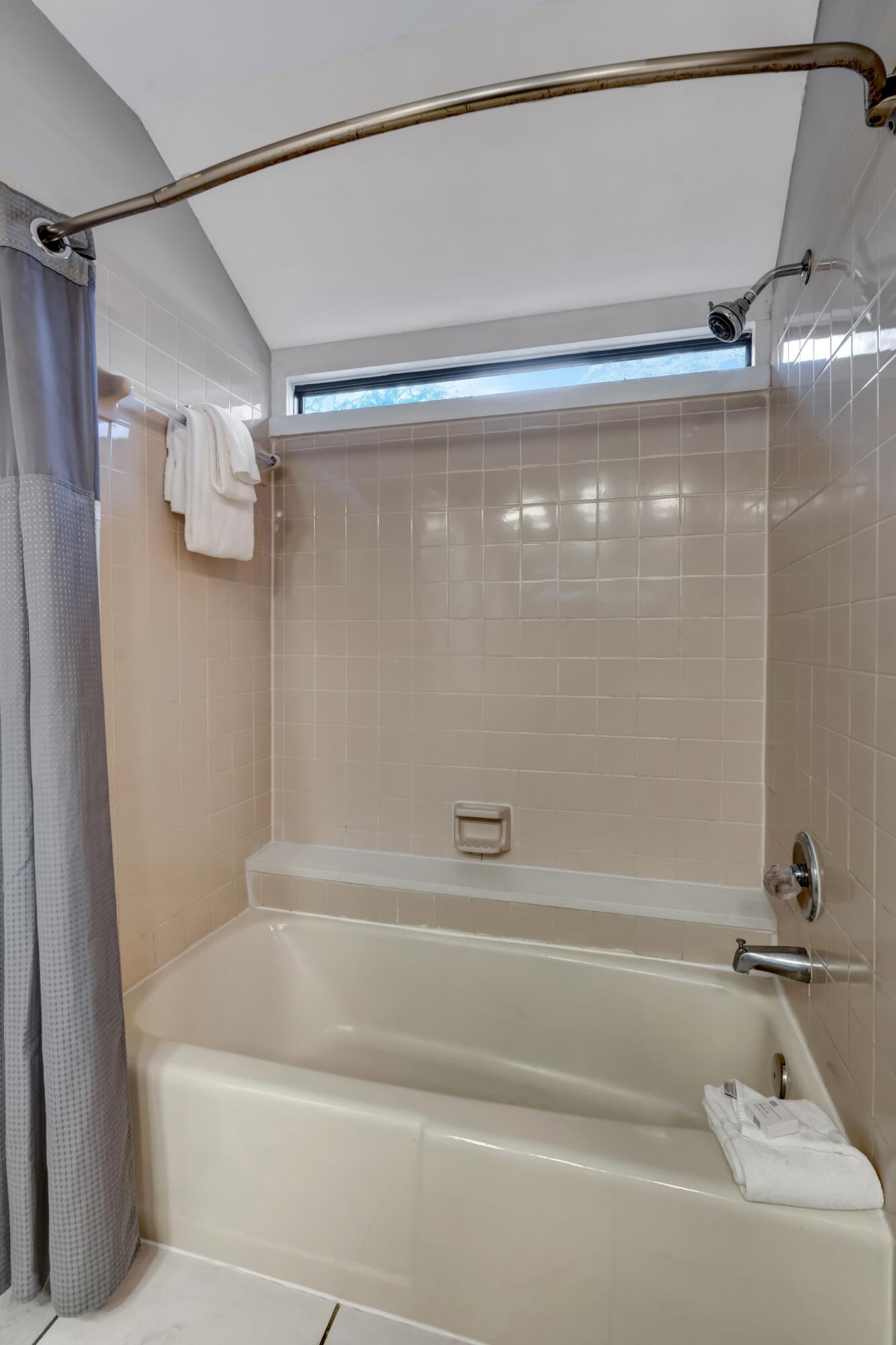 FAIRWAYS AT SANDESTIN PH 1 - Residential Lease