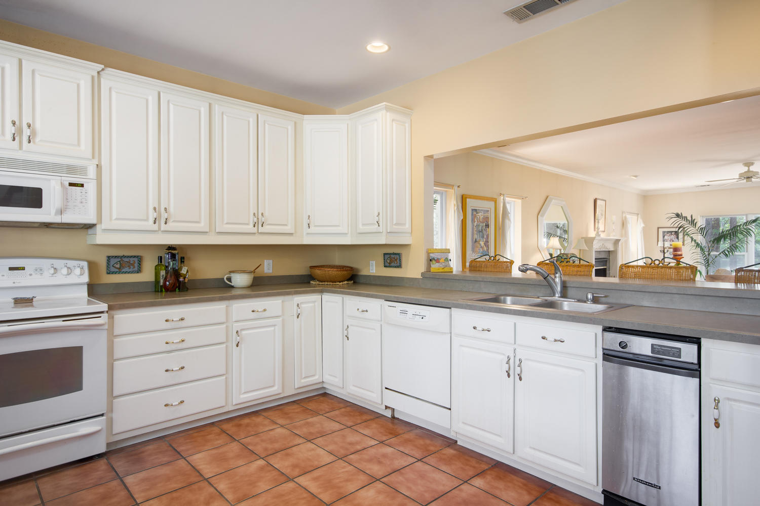 CANO ESTATES - Residential