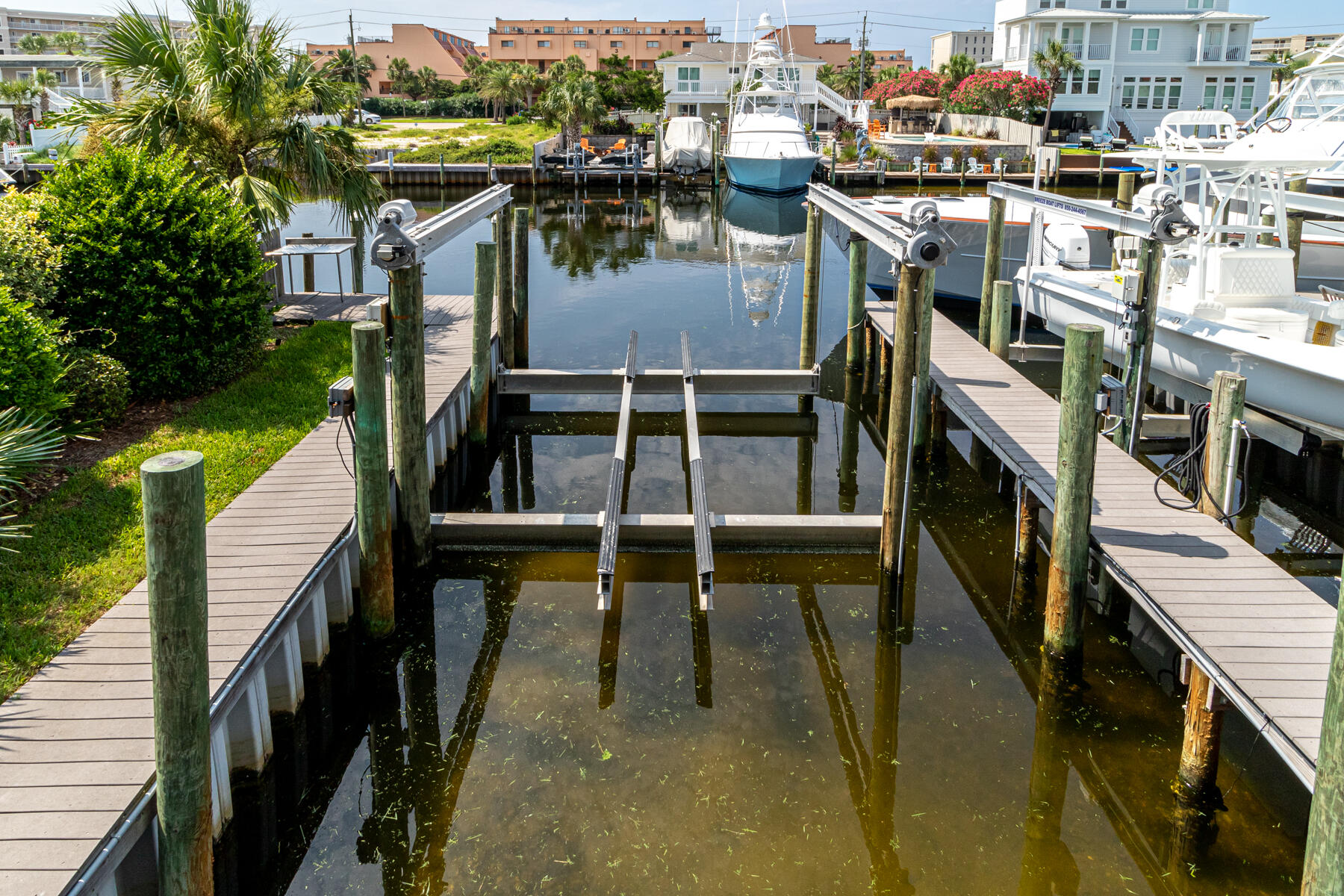 HOLIDAY ISLE - Residential
