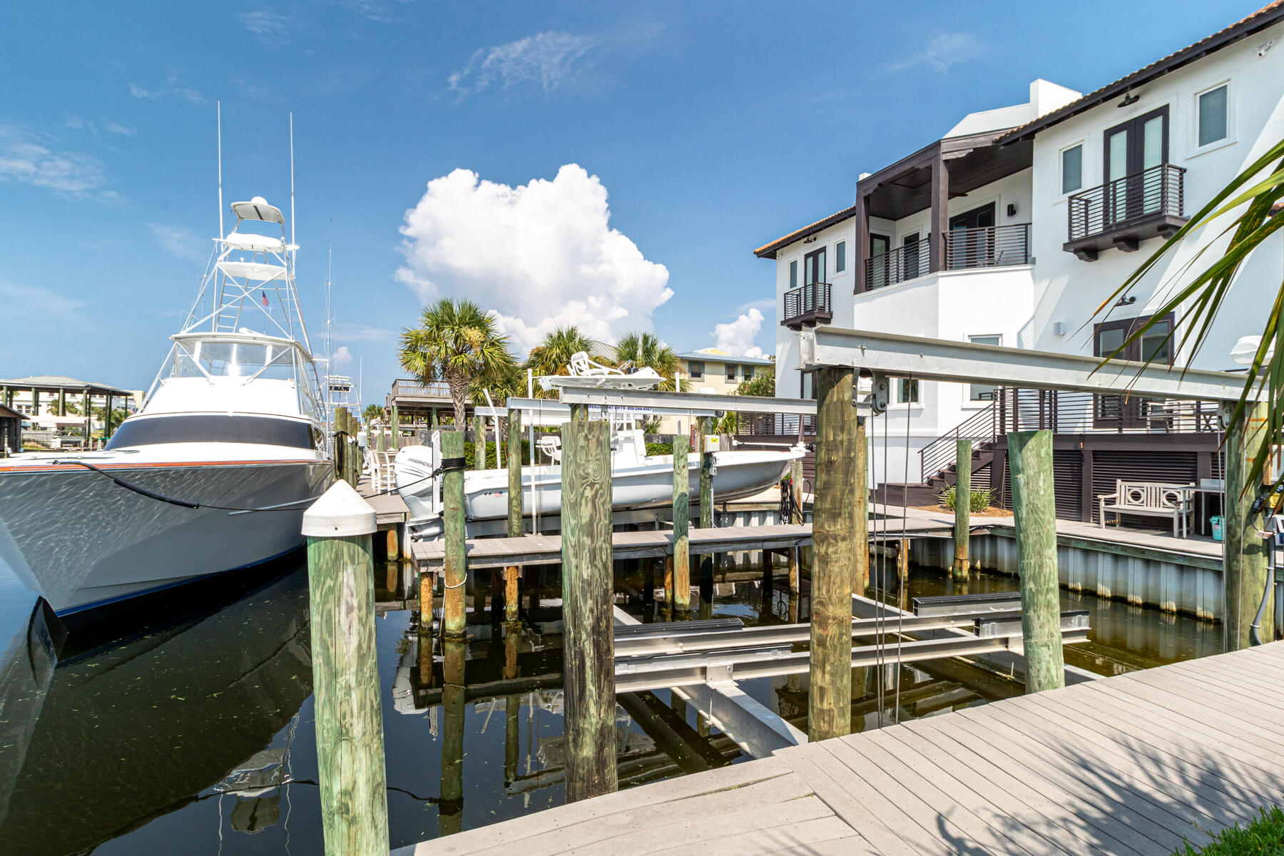 HOLIDAY ISLE - Residential