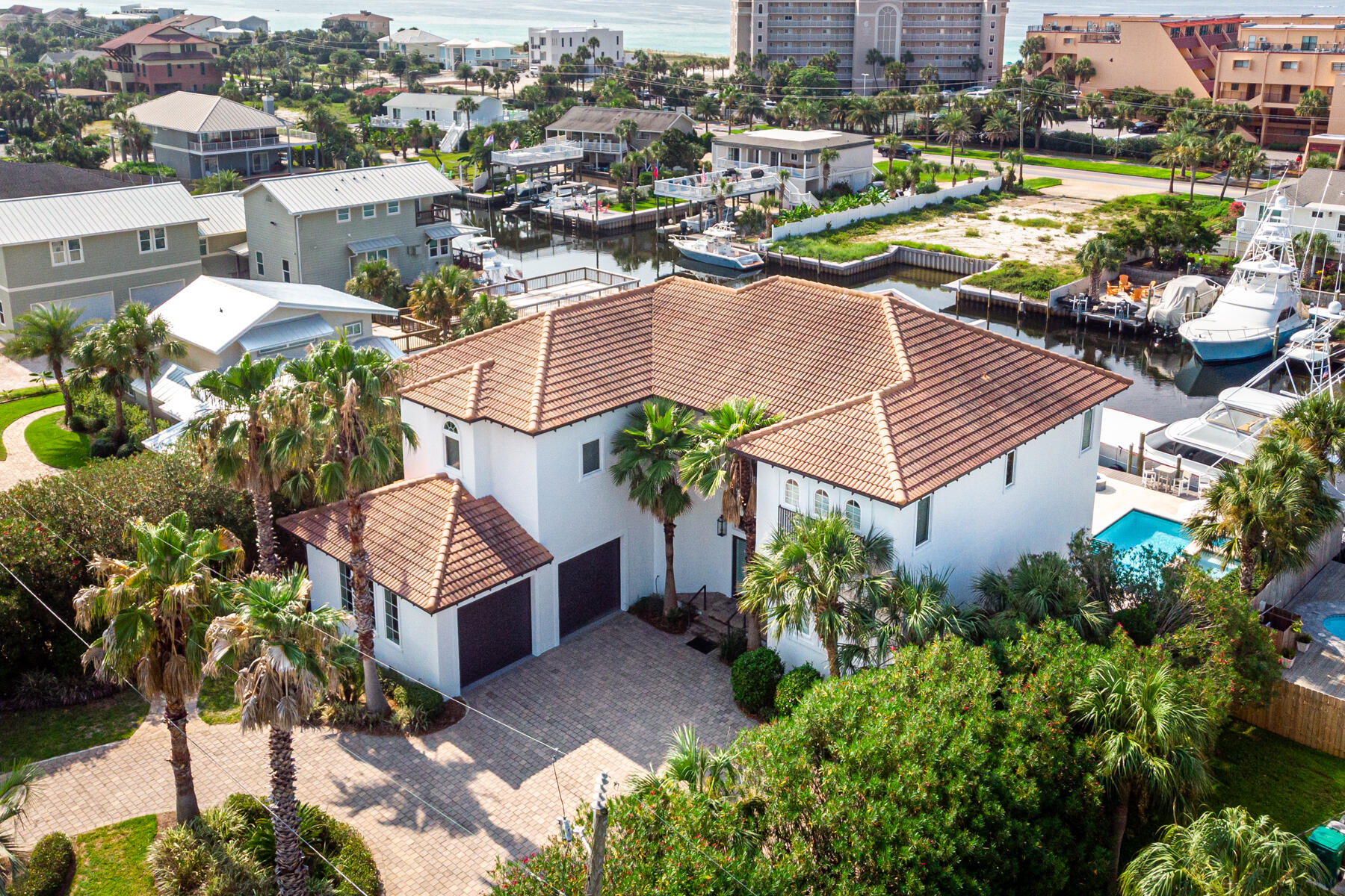 HOLIDAY ISLE - Residential