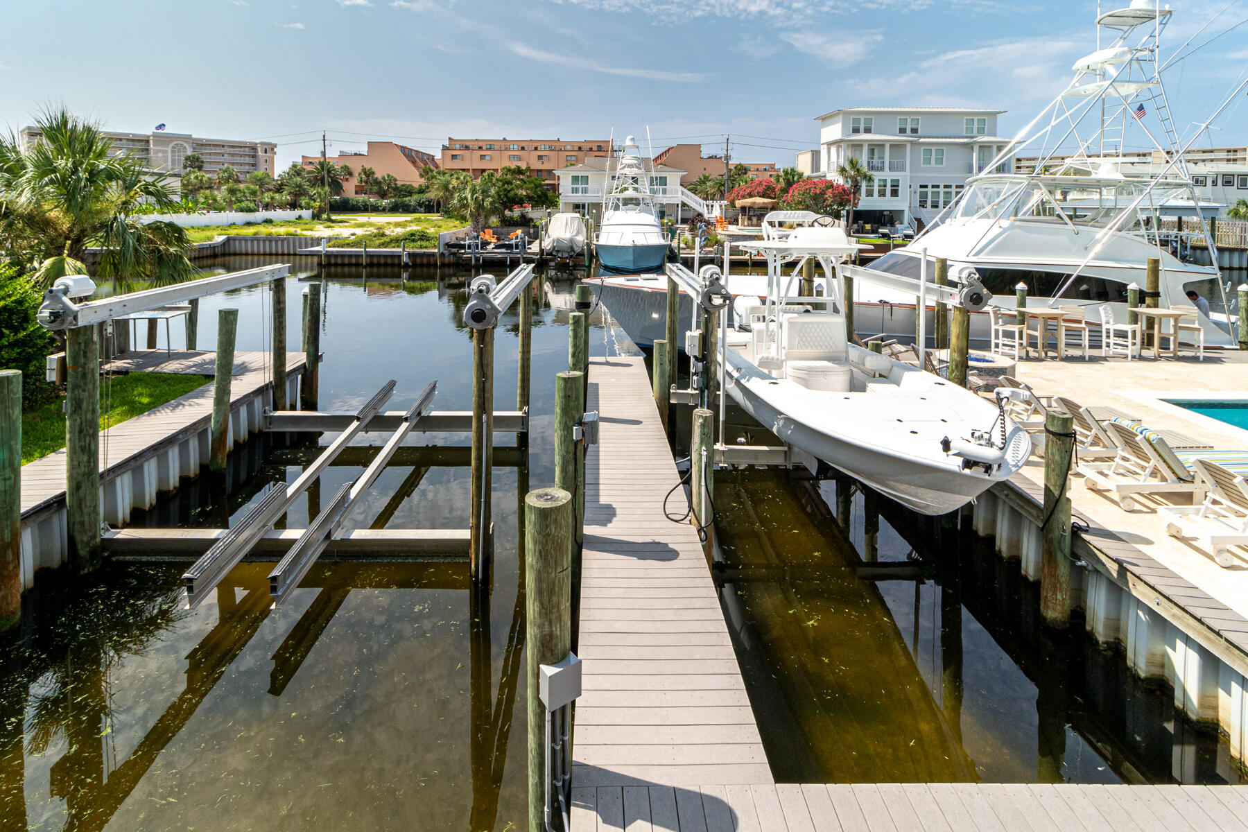 HOLIDAY ISLE - Residential