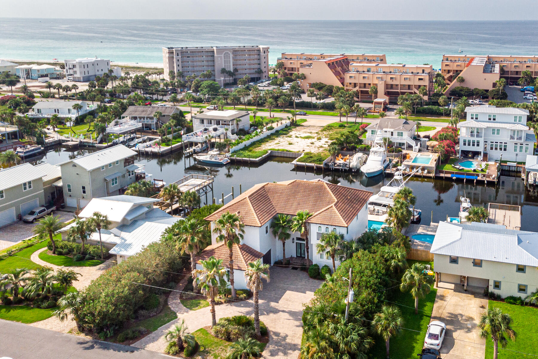 HOLIDAY ISLE - Residential