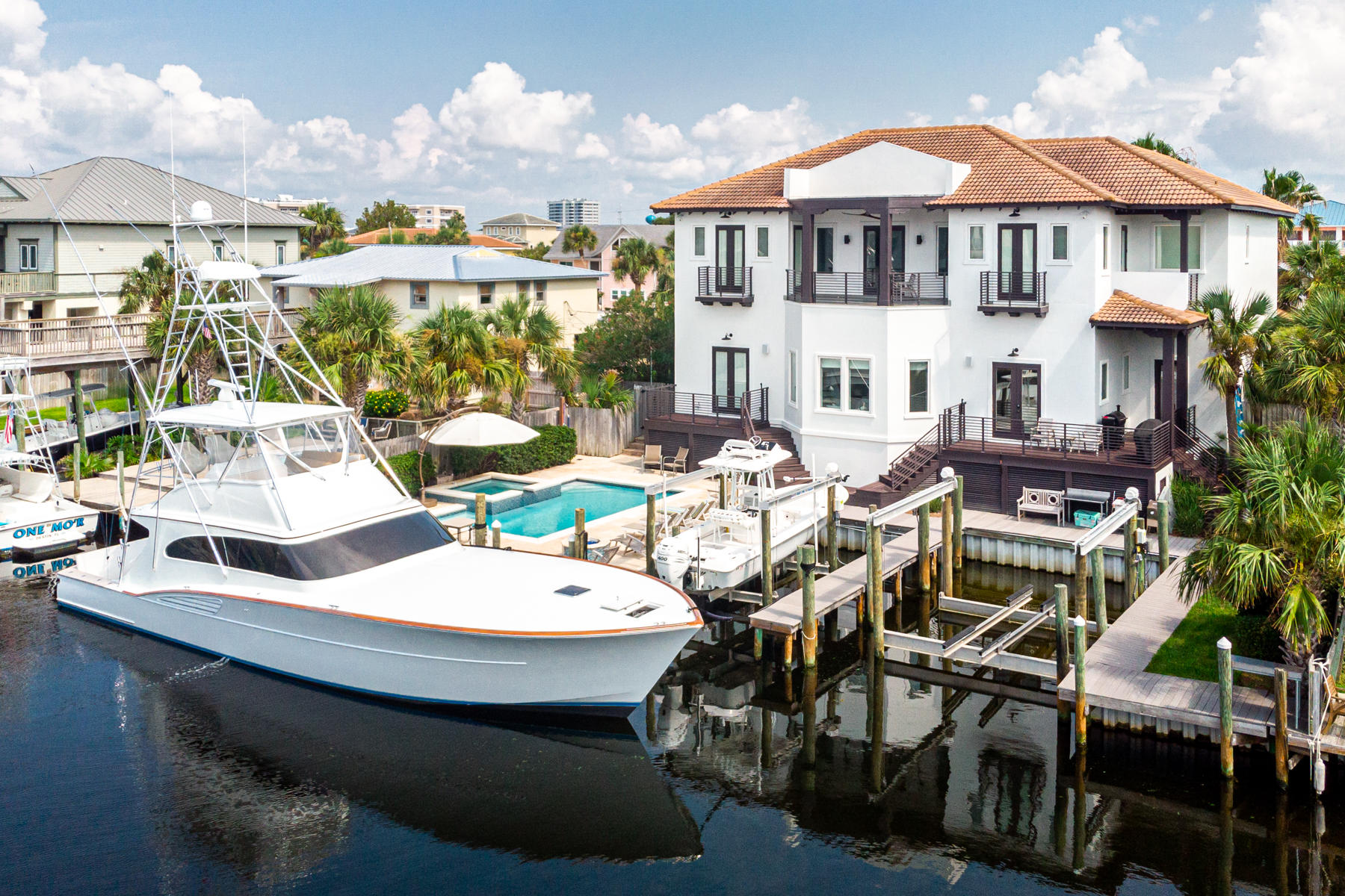 HOLIDAY ISLE - Residential