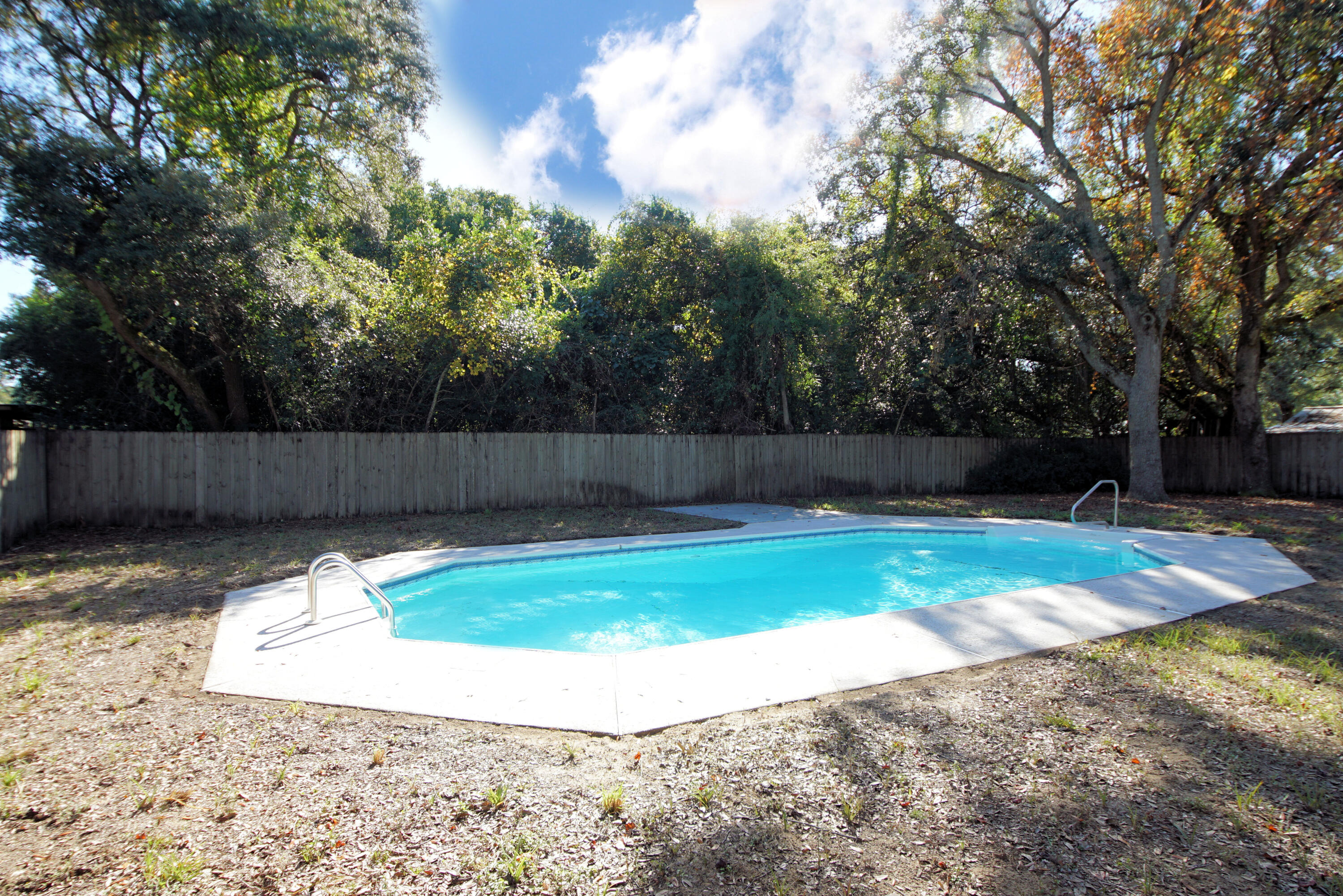 PINECREST HILLS - Residential