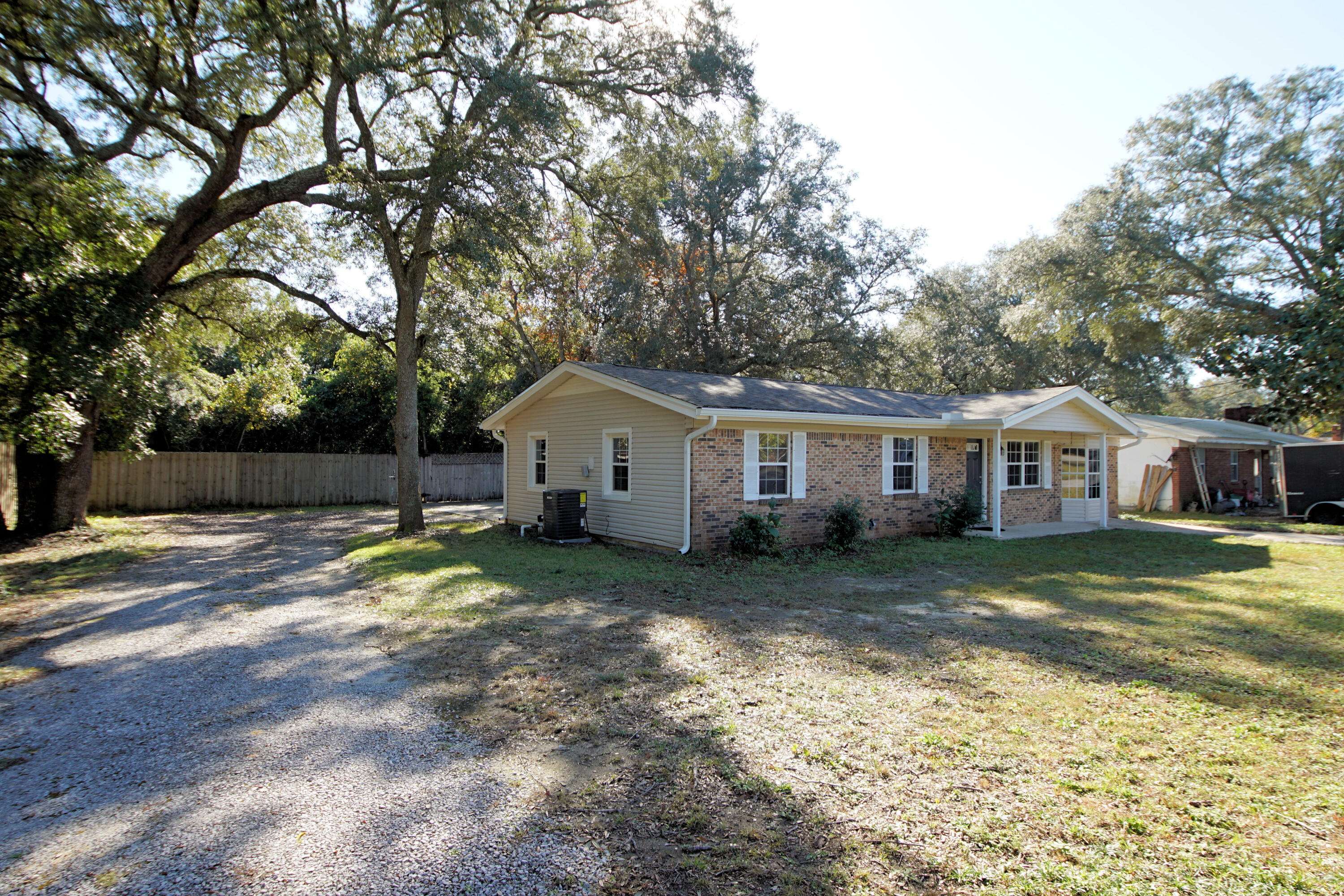 PINECREST HILLS - Residential