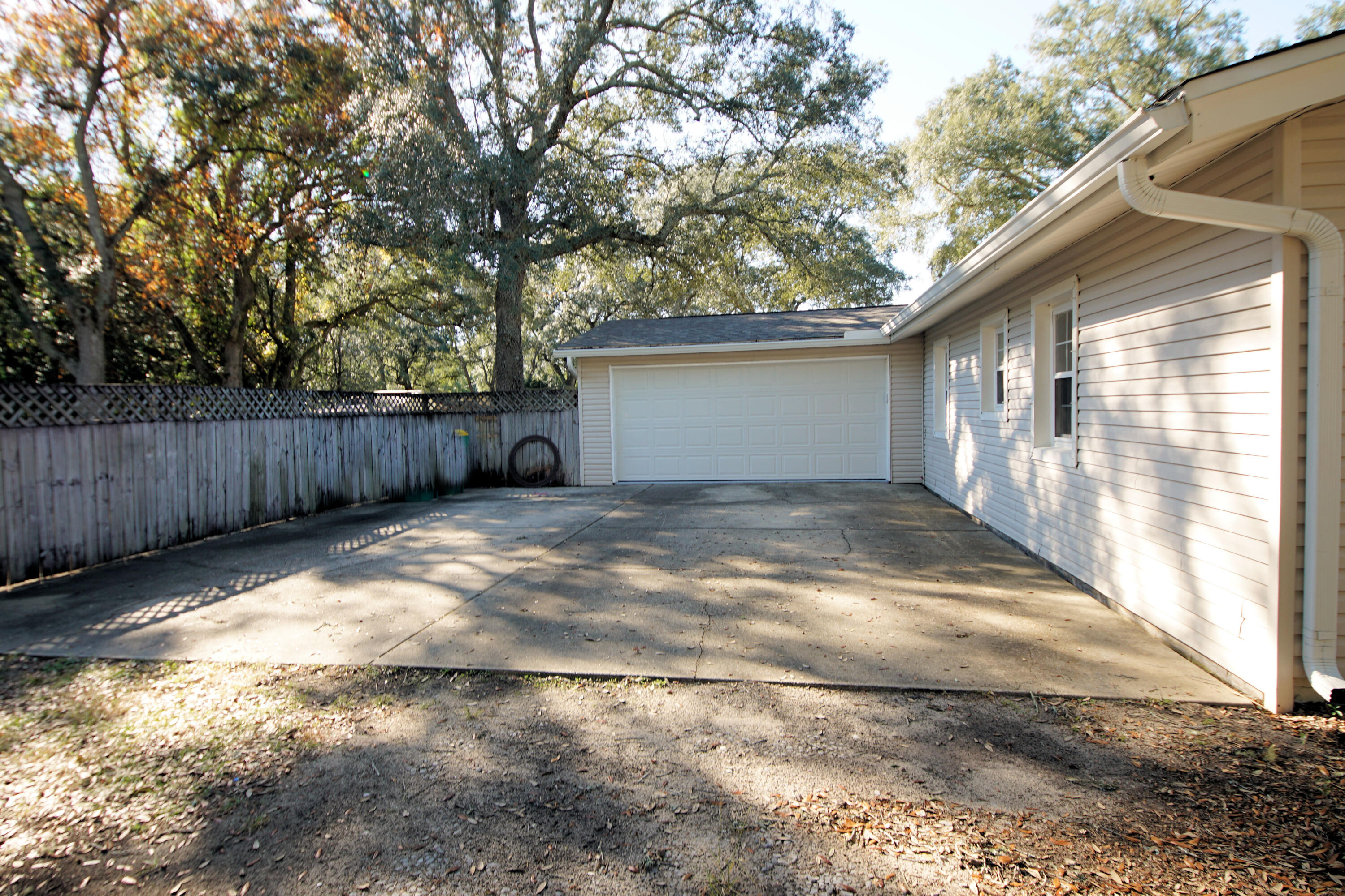 PINECREST HILLS - Residential