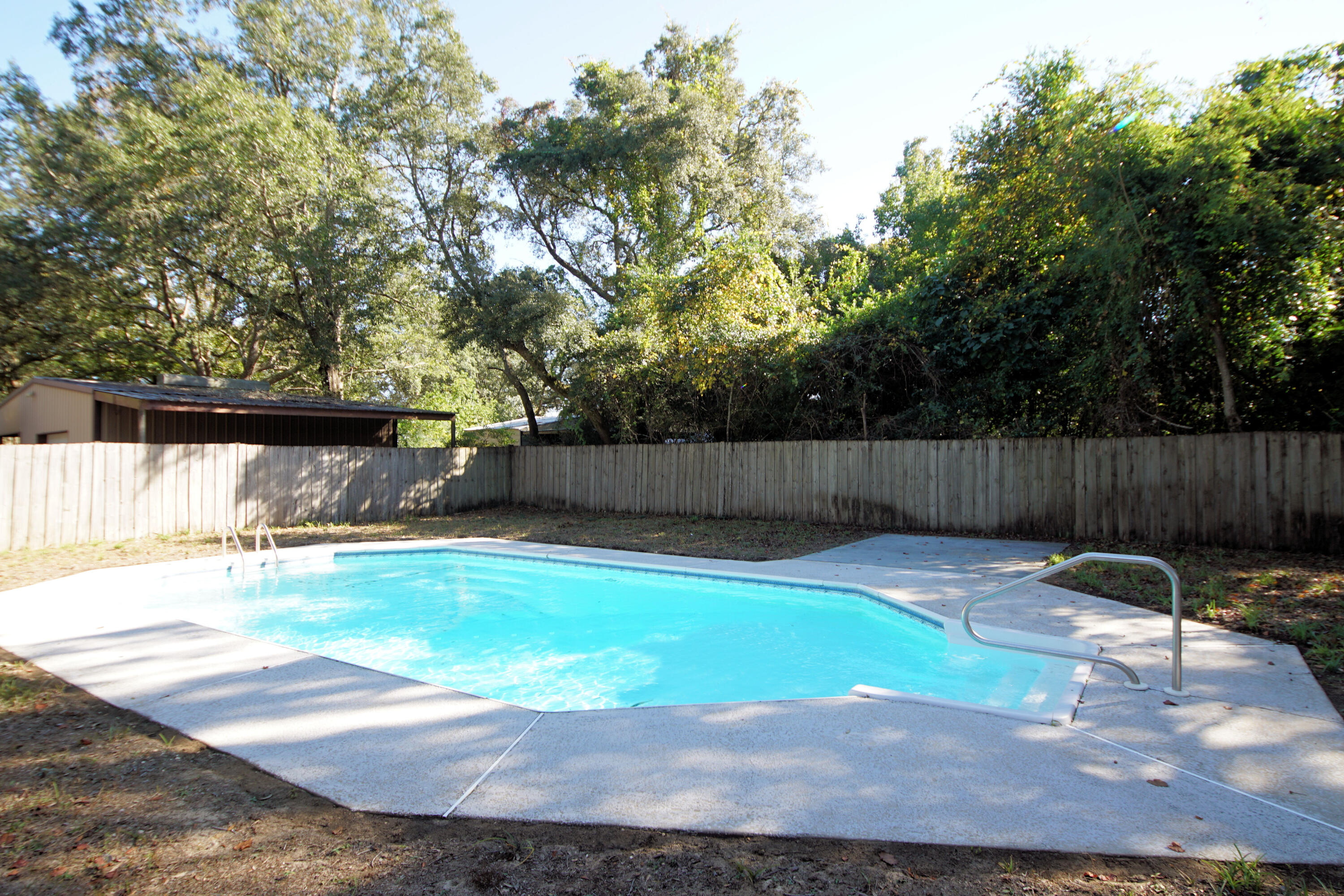 PINECREST HILLS - Residential