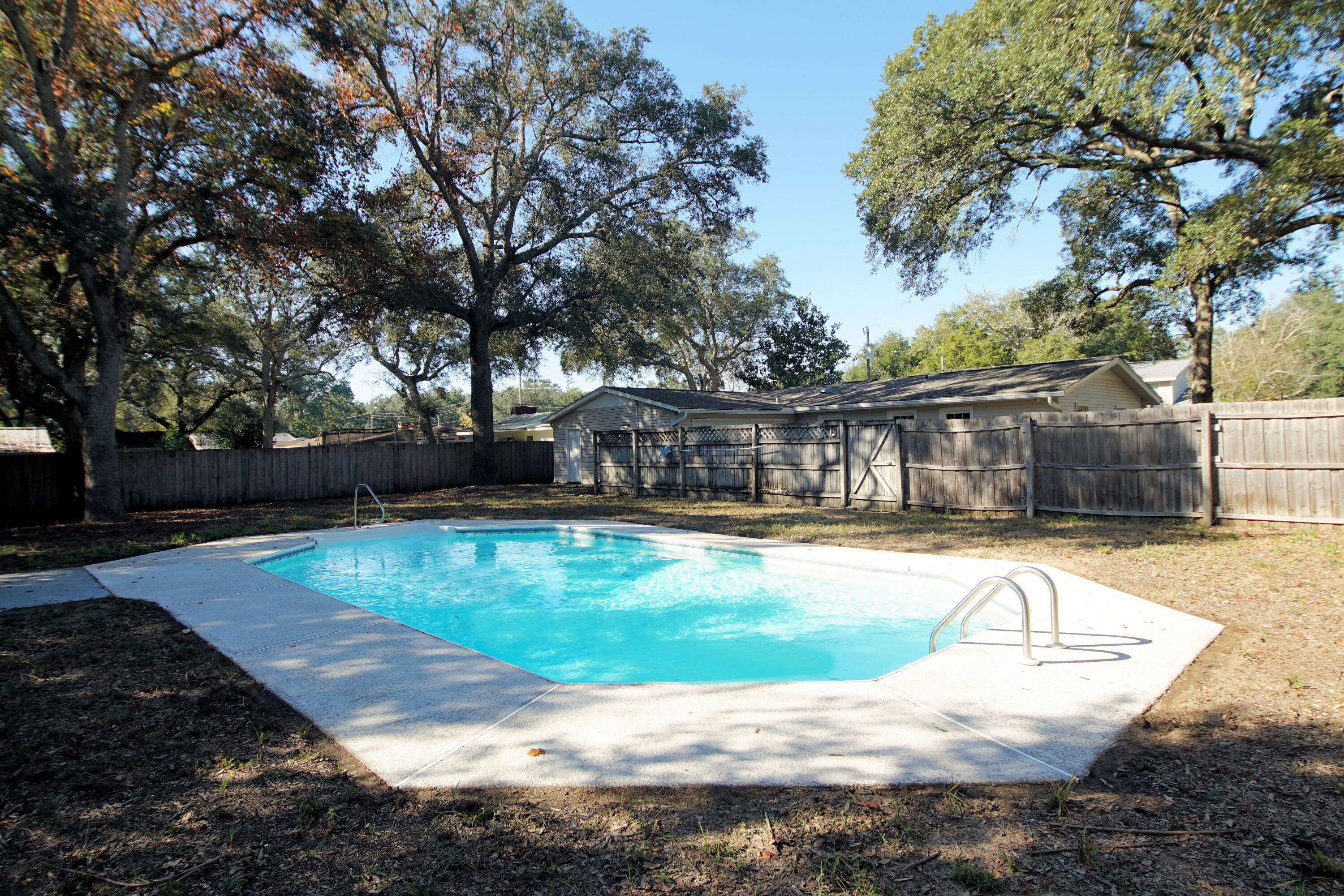 PINECREST HILLS - Residential