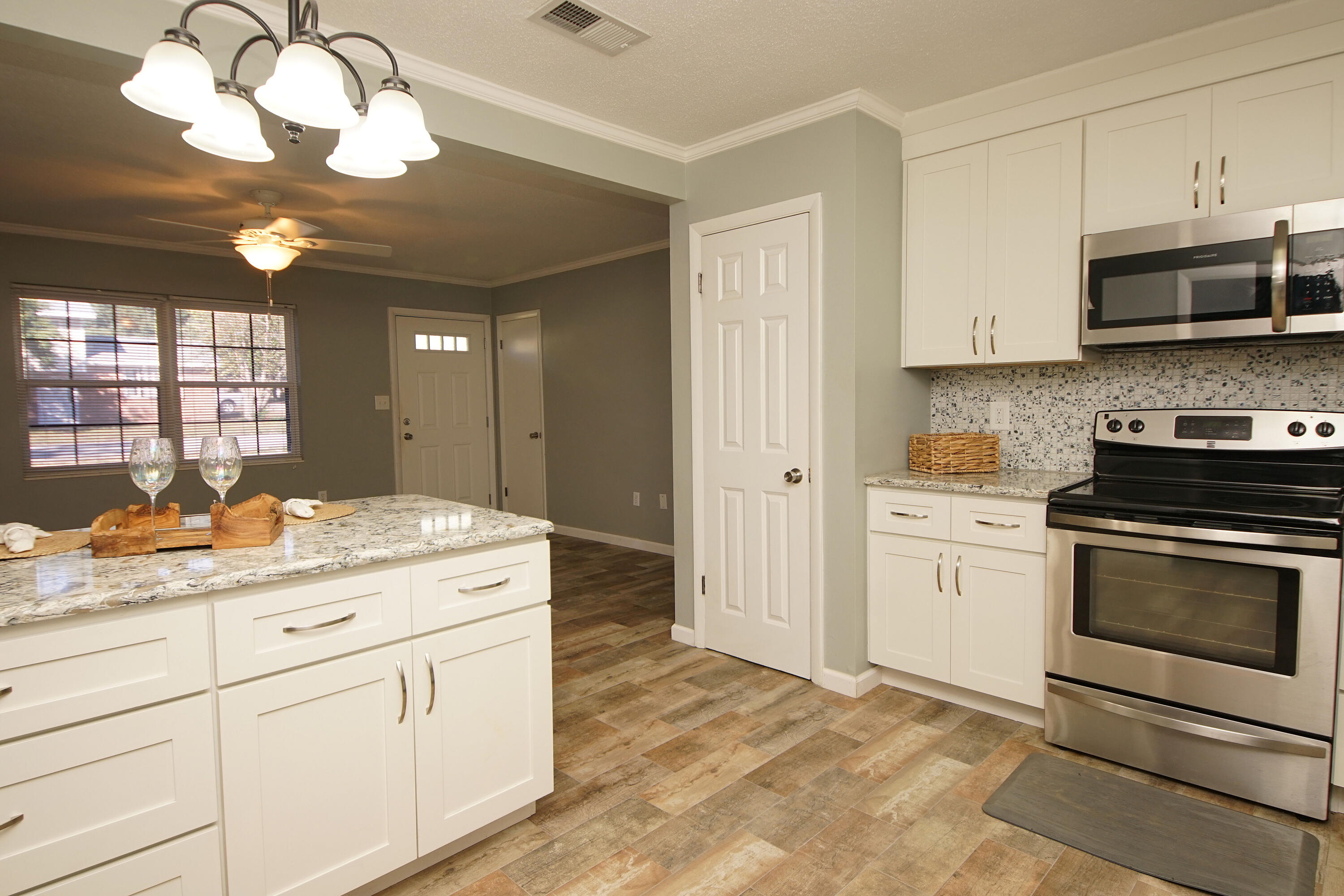 PINECREST HILLS - Residential