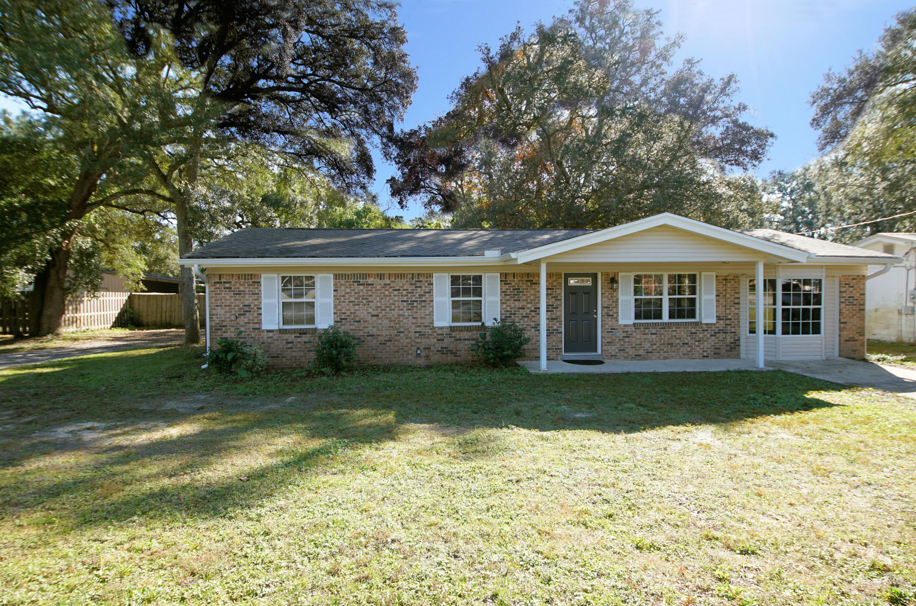 PINECREST HILLS - Residential