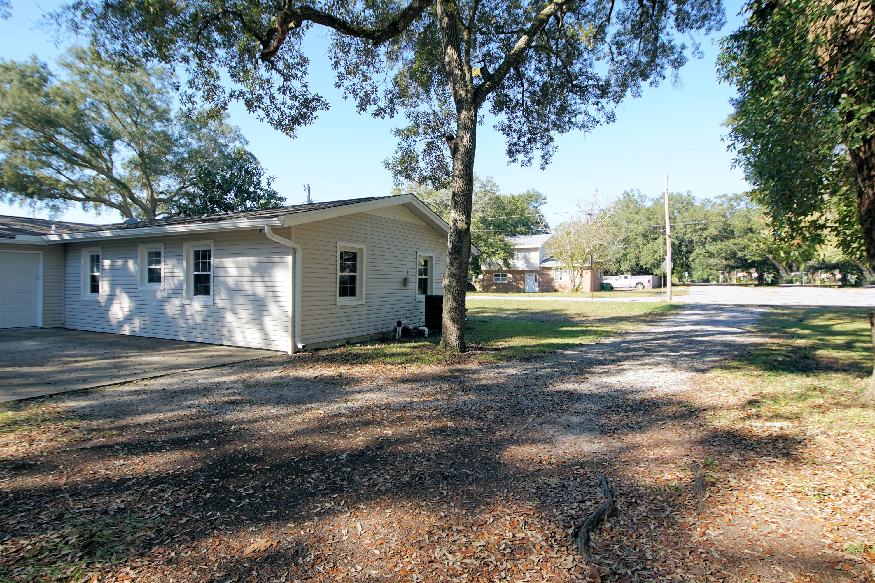 PINECREST HILLS - Residential