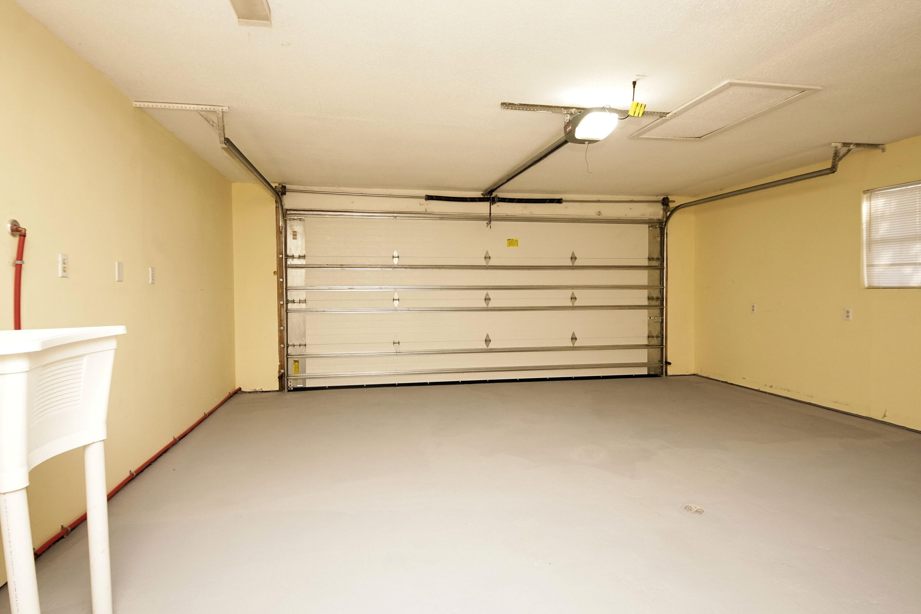 PINECREST HILLS - Residential