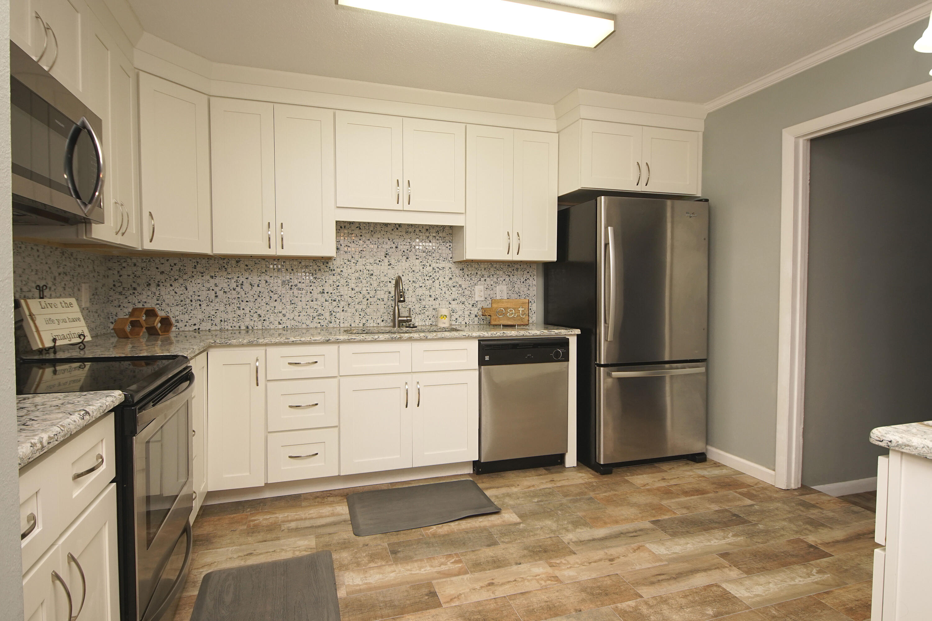 PINECREST HILLS - Residential