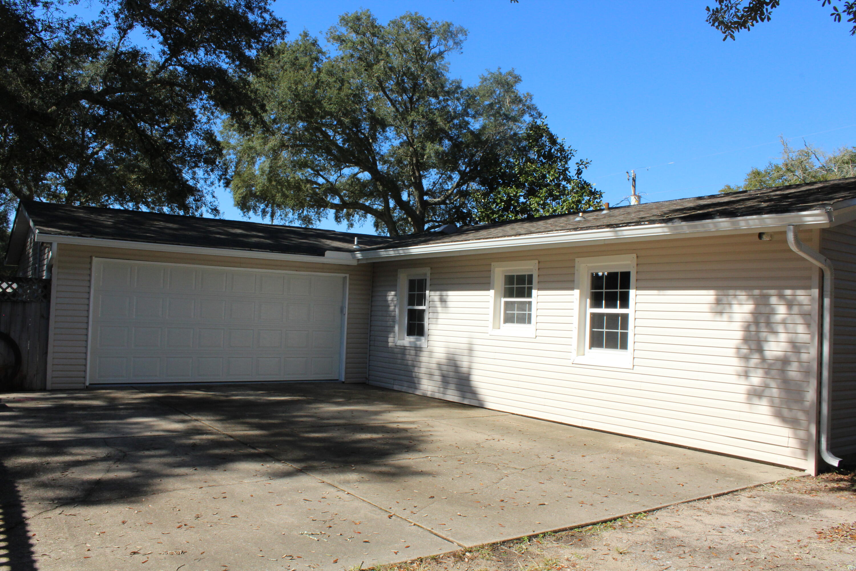 PINECREST HILLS - Residential