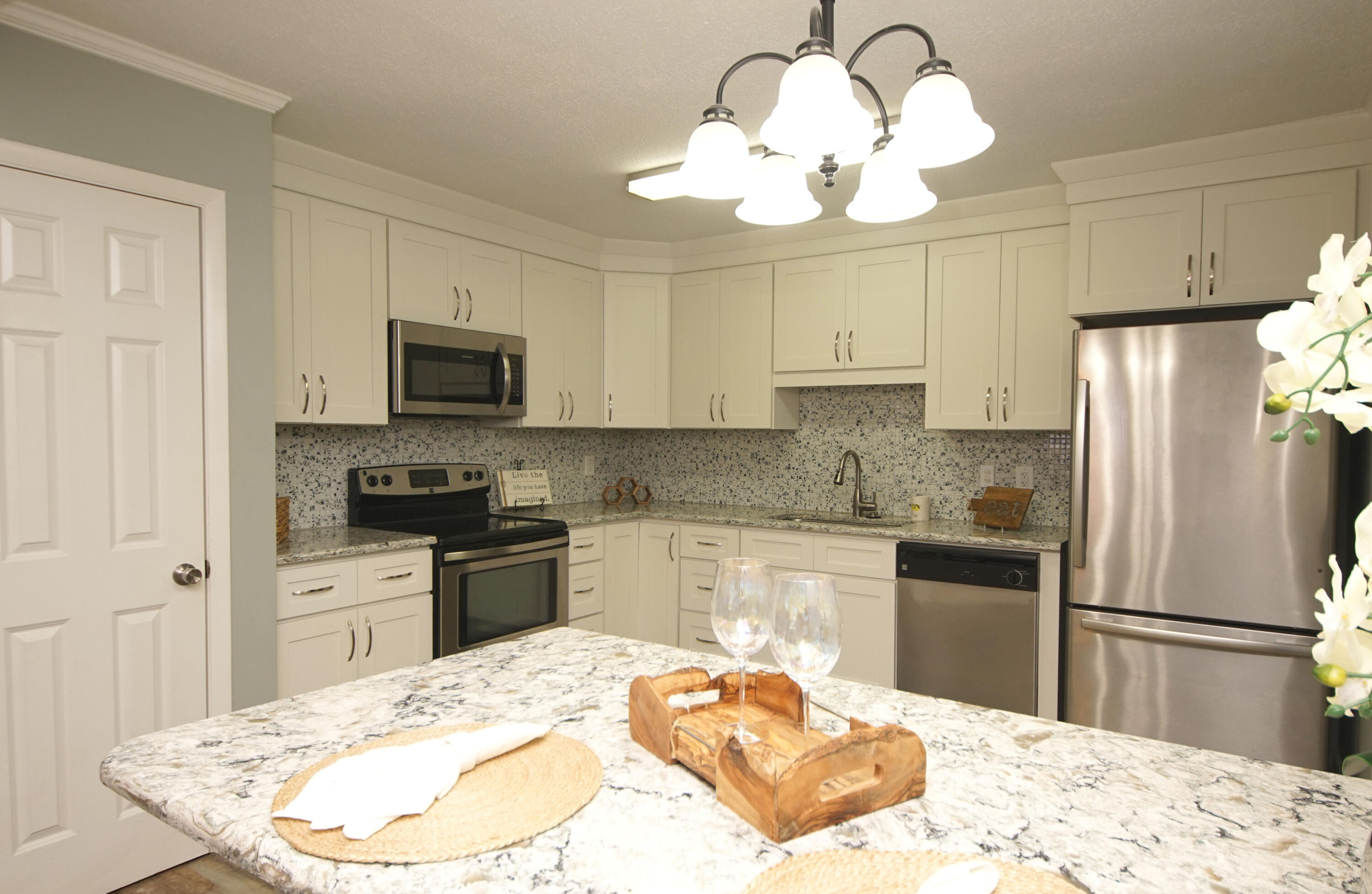 PINECREST HILLS - Residential