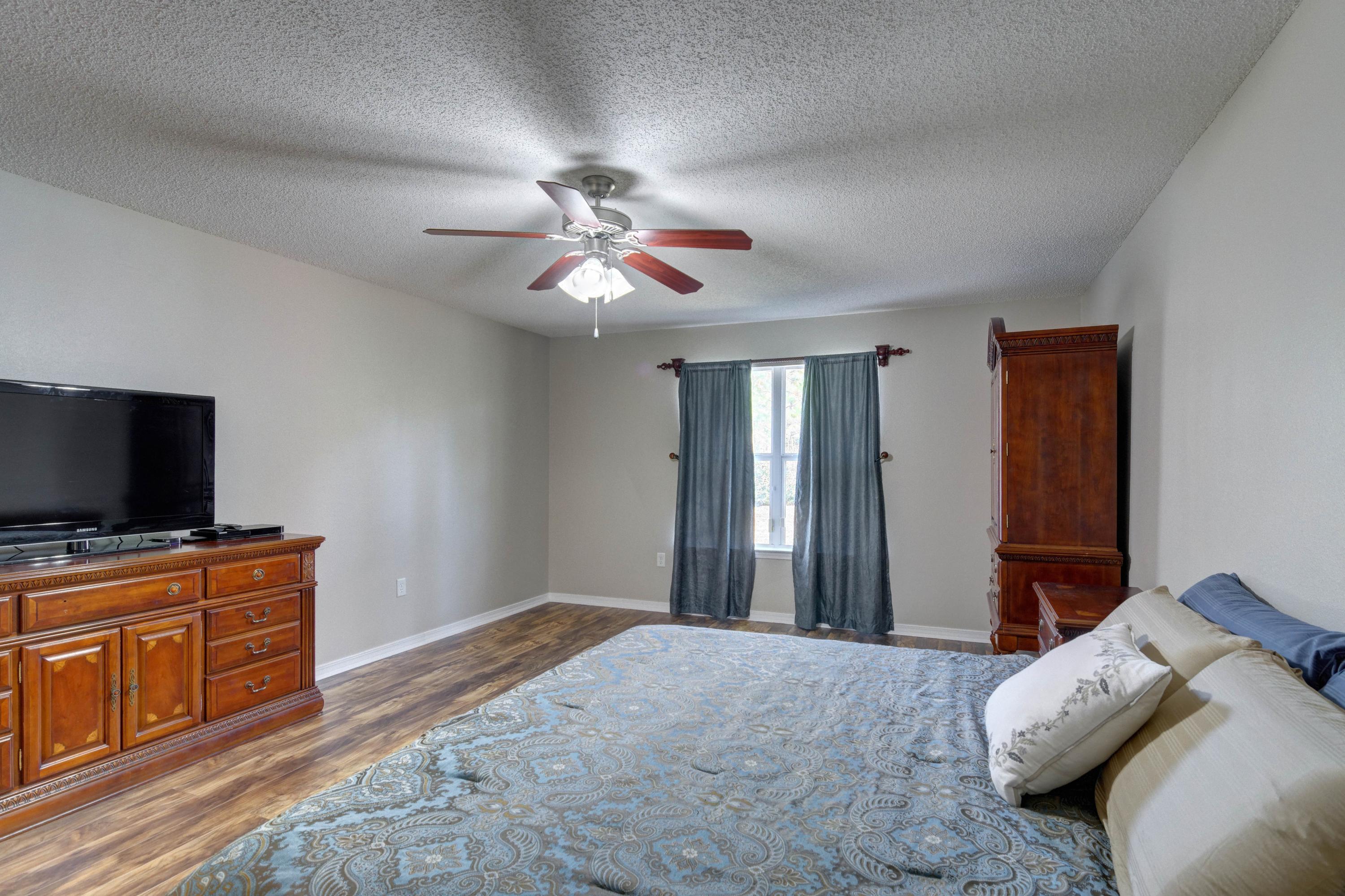 ASHBERRY WOODS - Residential