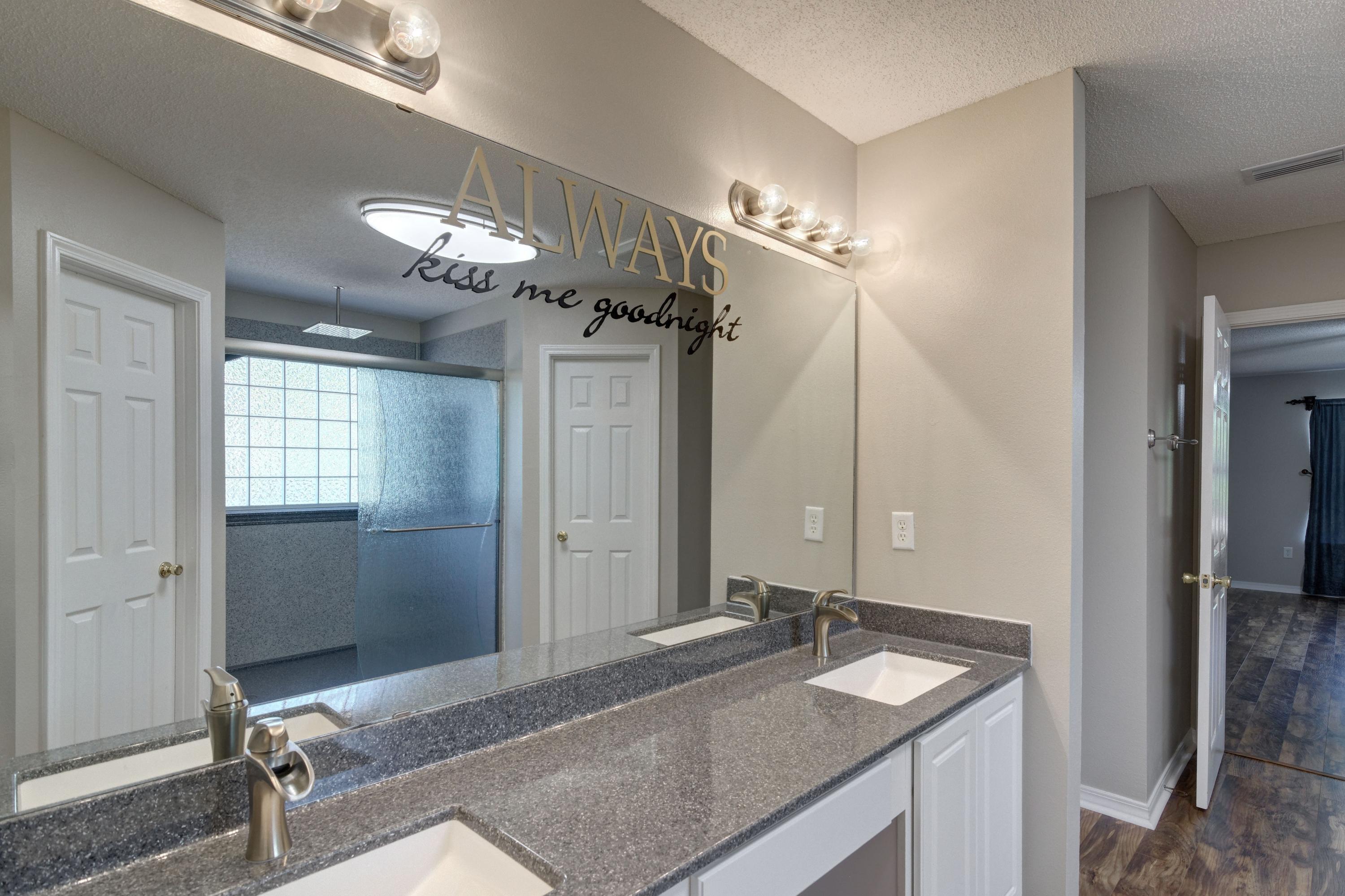 ASHBERRY WOODS - Residential