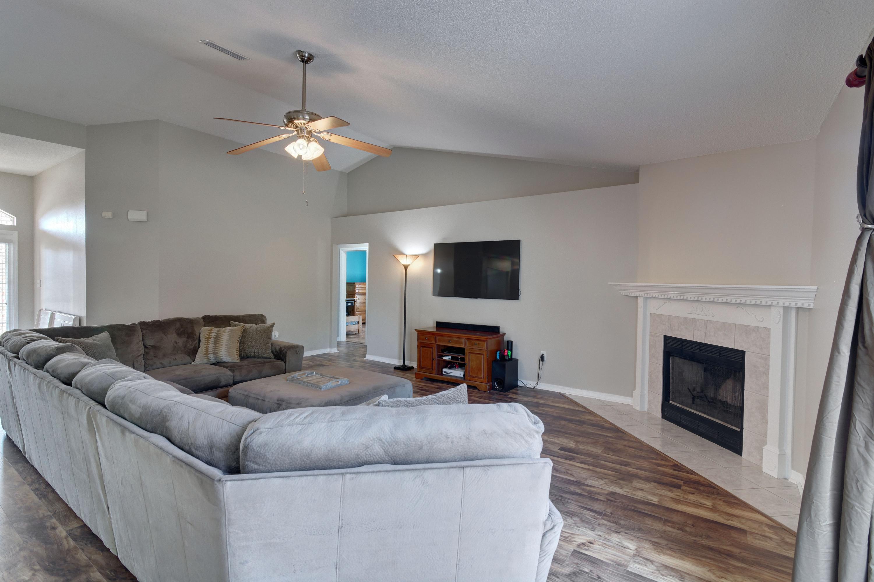 ASHBERRY WOODS - Residential