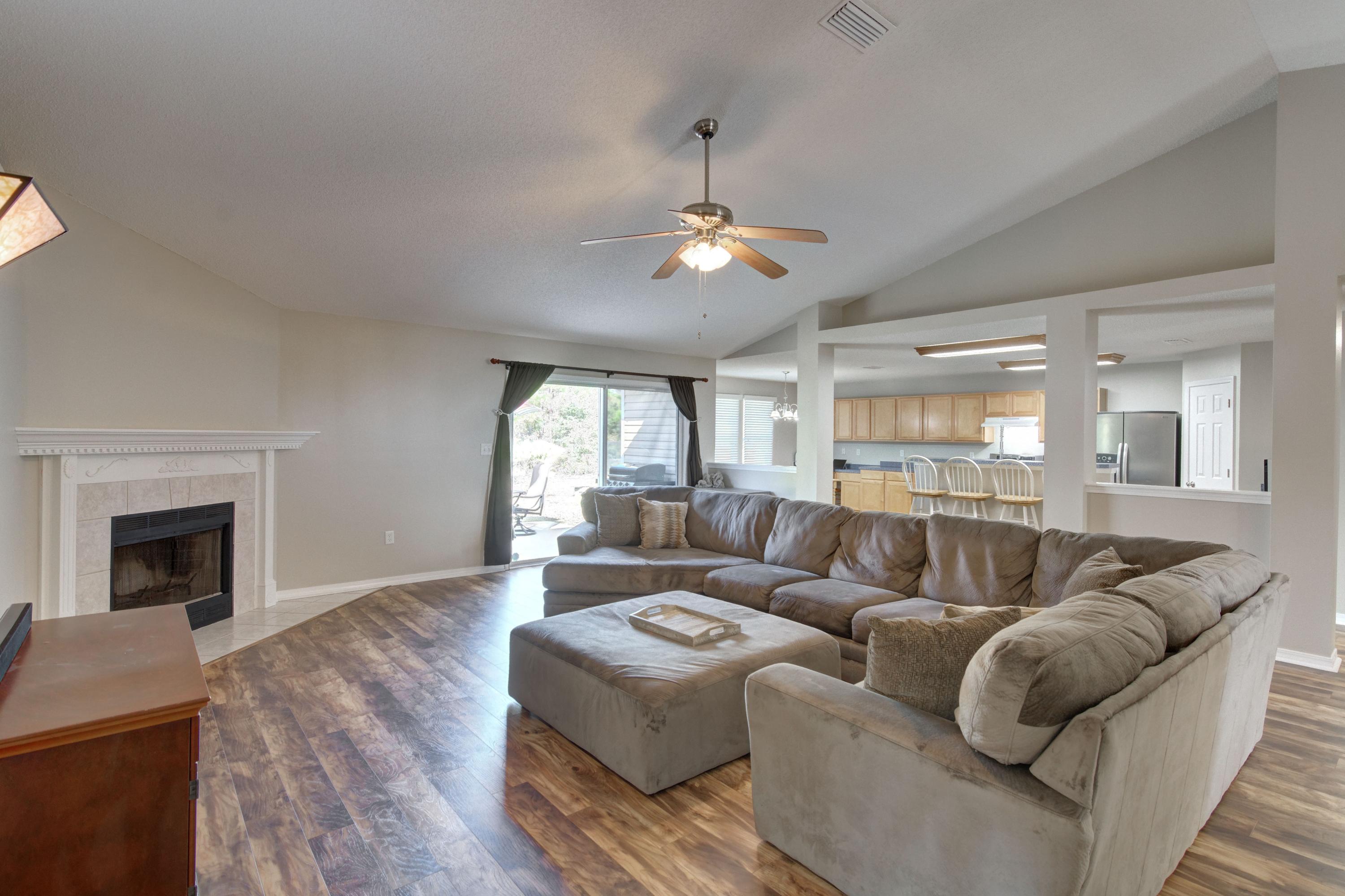 ASHBERRY WOODS - Residential