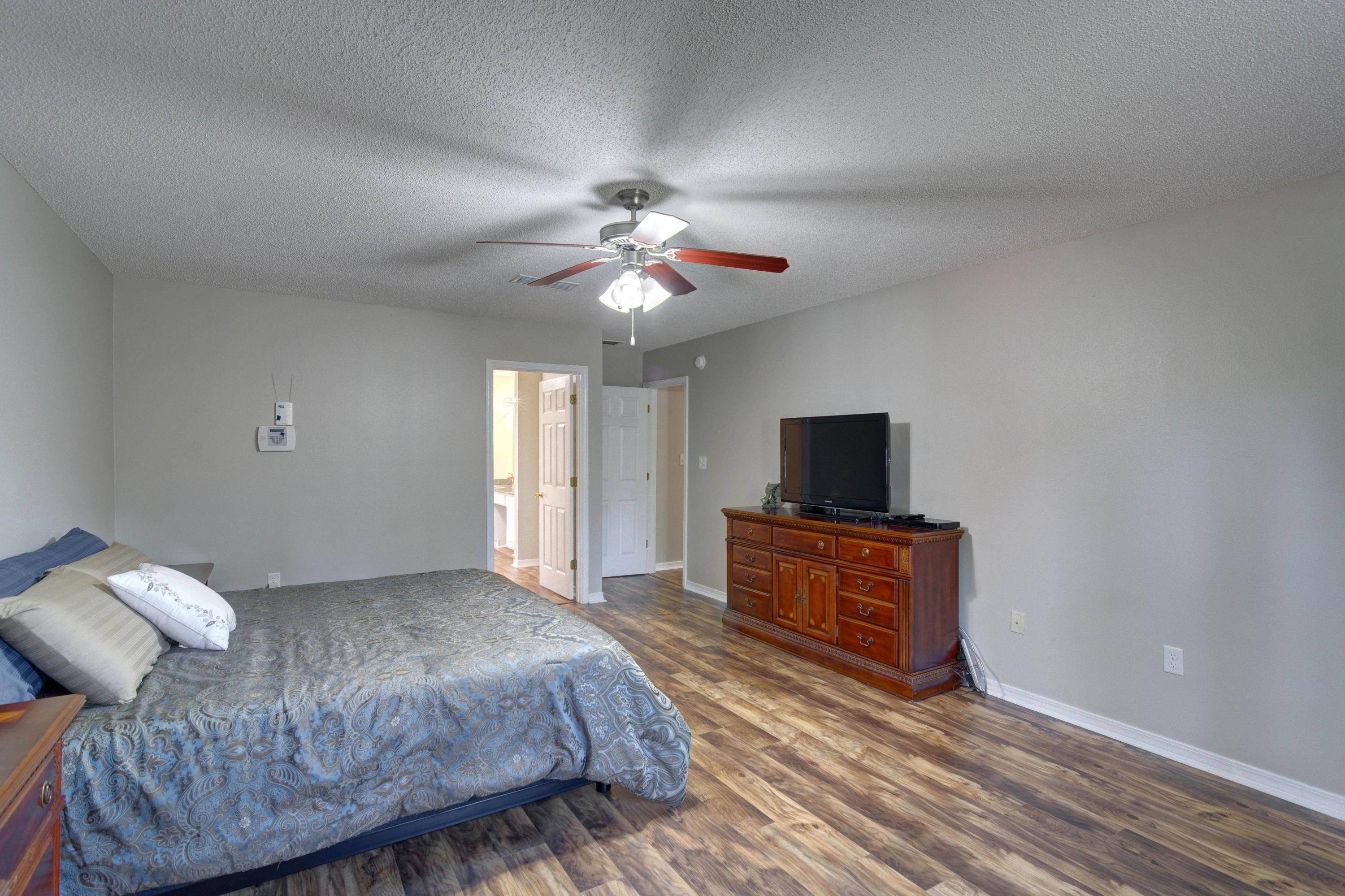 ASHBERRY WOODS - Residential