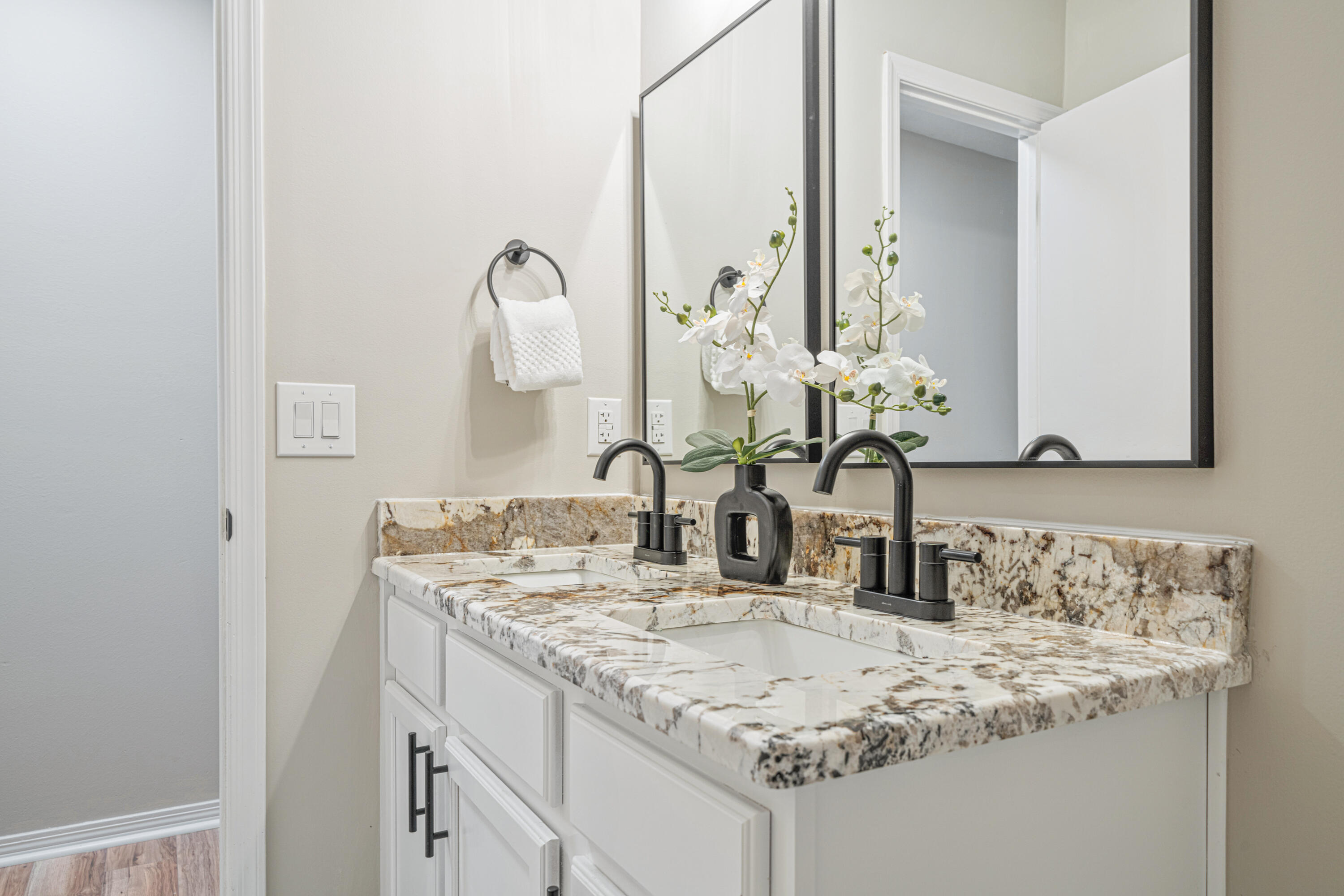 Gonzalez Neighborhood, FL - Residential