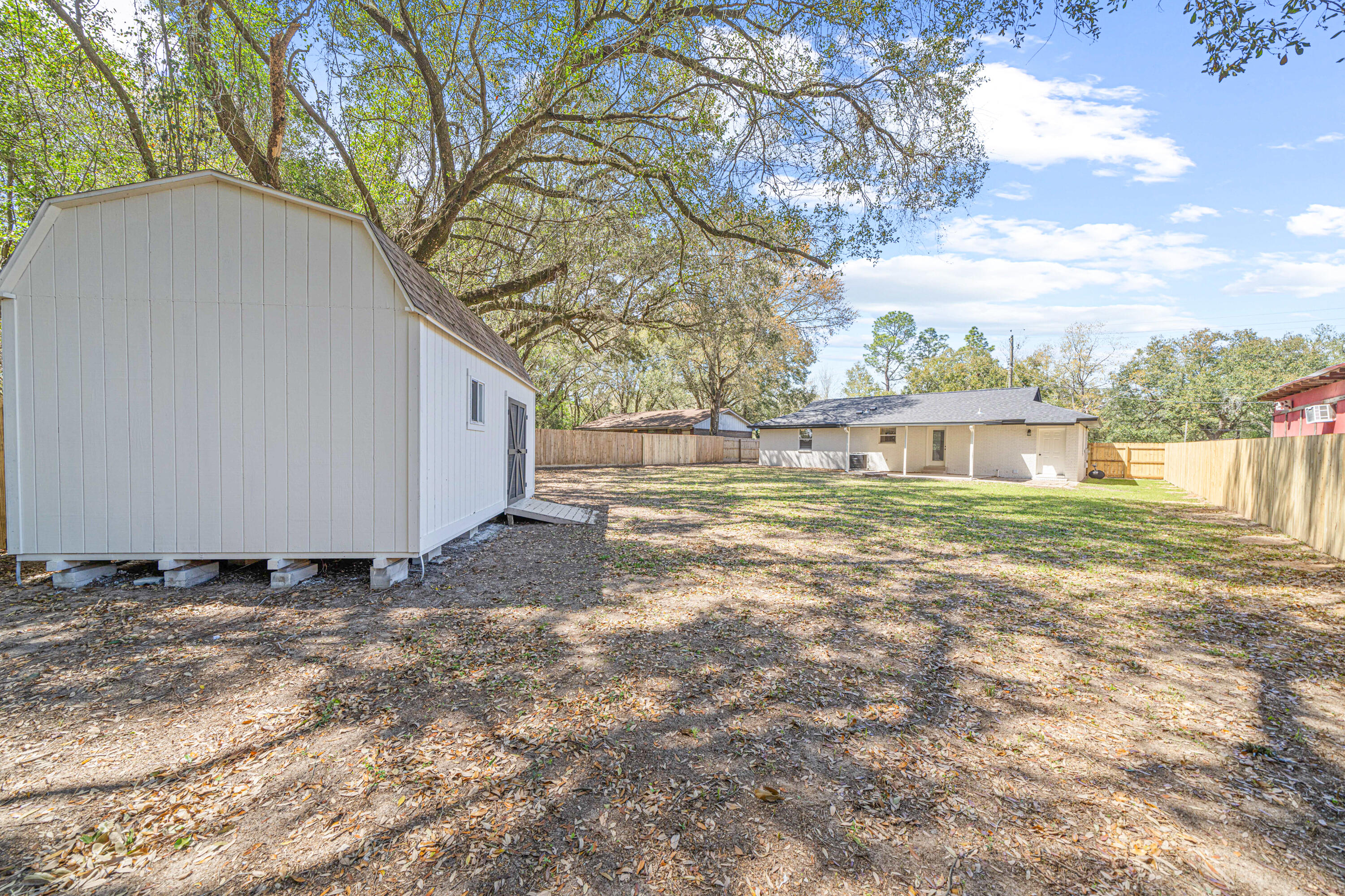 Gonzalez Neighborhood, FL - Residential