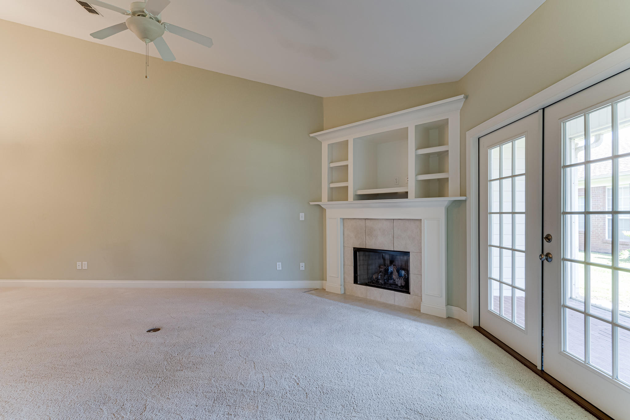 DIAMOND LAKES - Residential