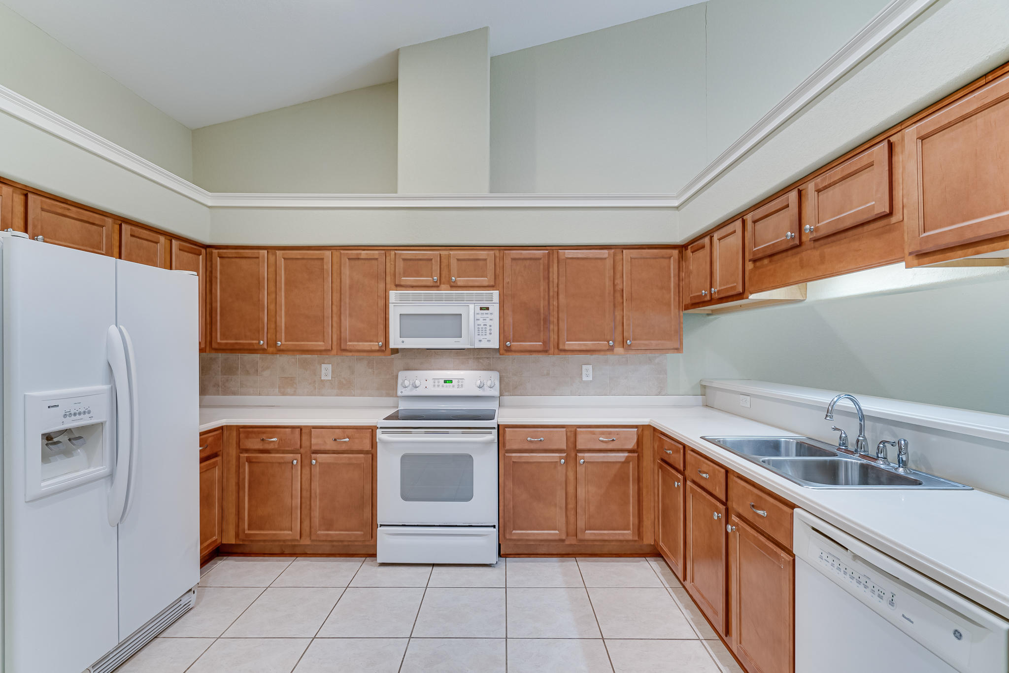 DIAMOND LAKES - Residential