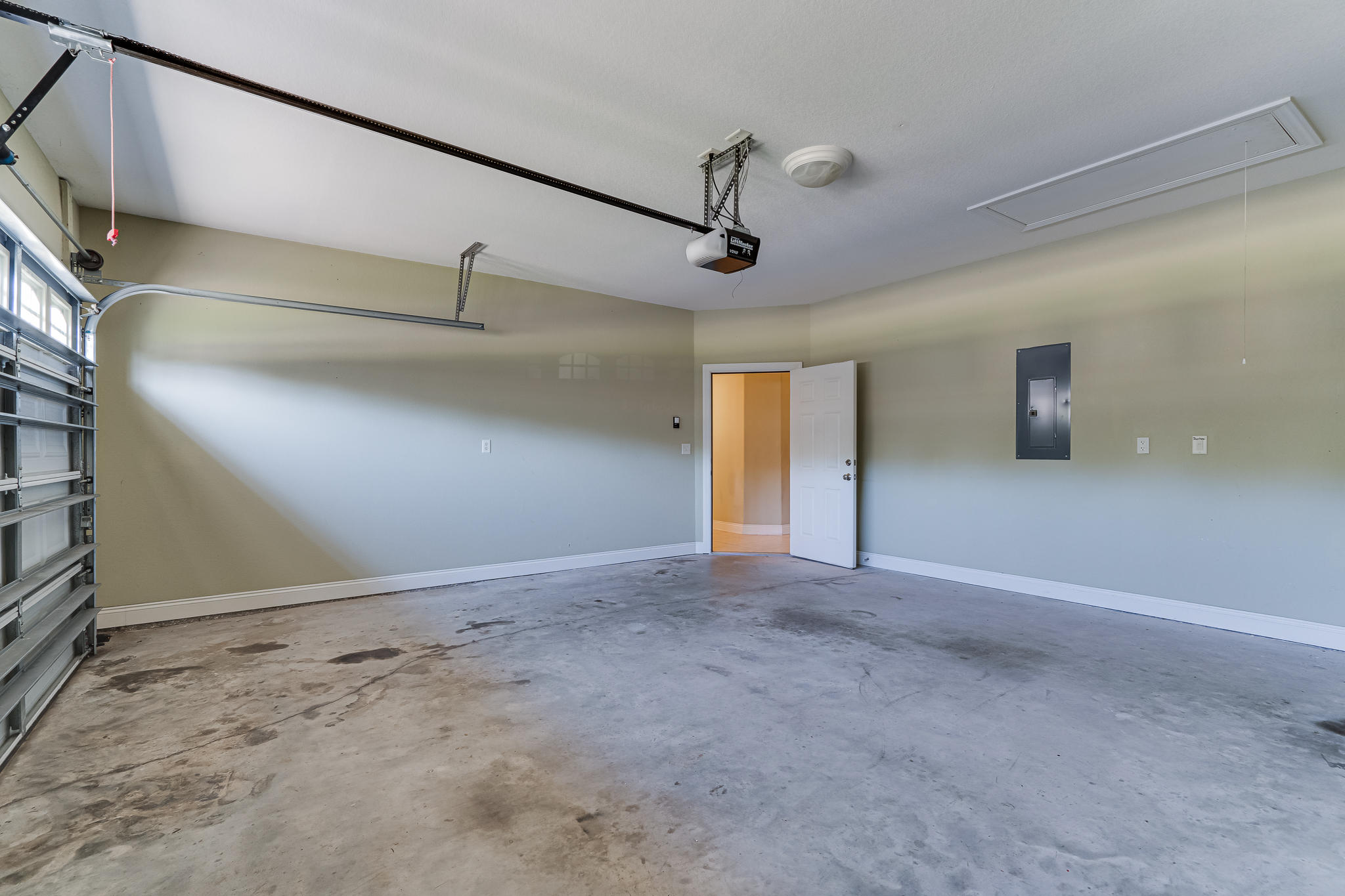 DIAMOND LAKES - Residential