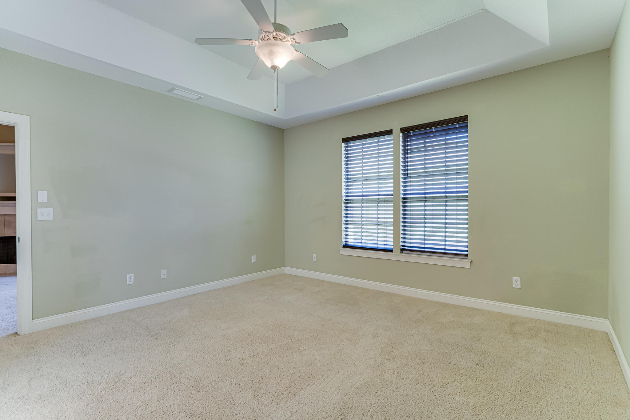 DIAMOND LAKES - Residential