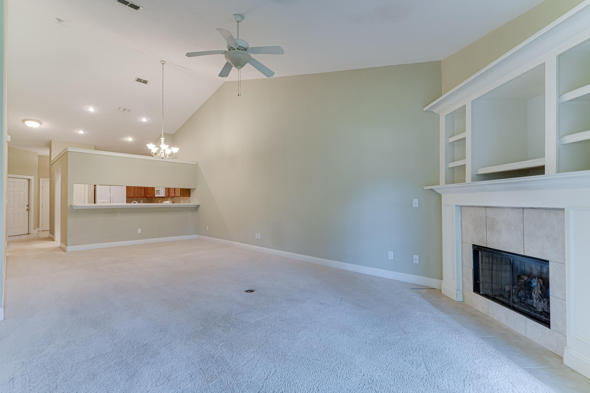 DIAMOND LAKES - Residential