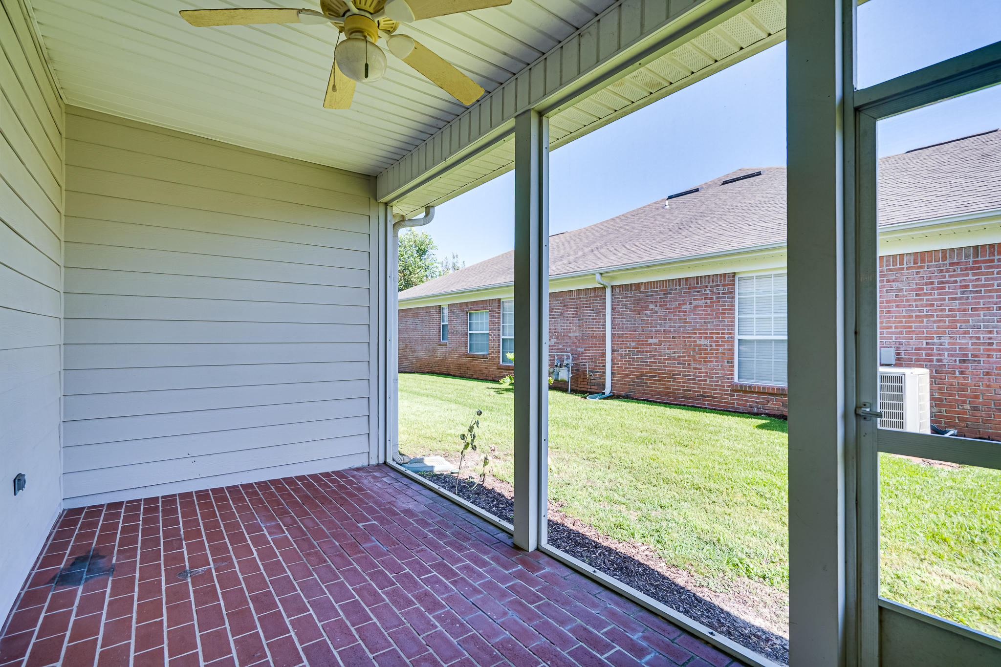 DIAMOND LAKES - Residential