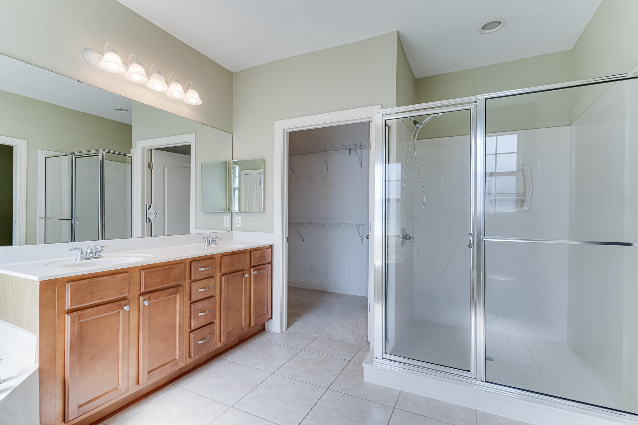 DIAMOND LAKES - Residential