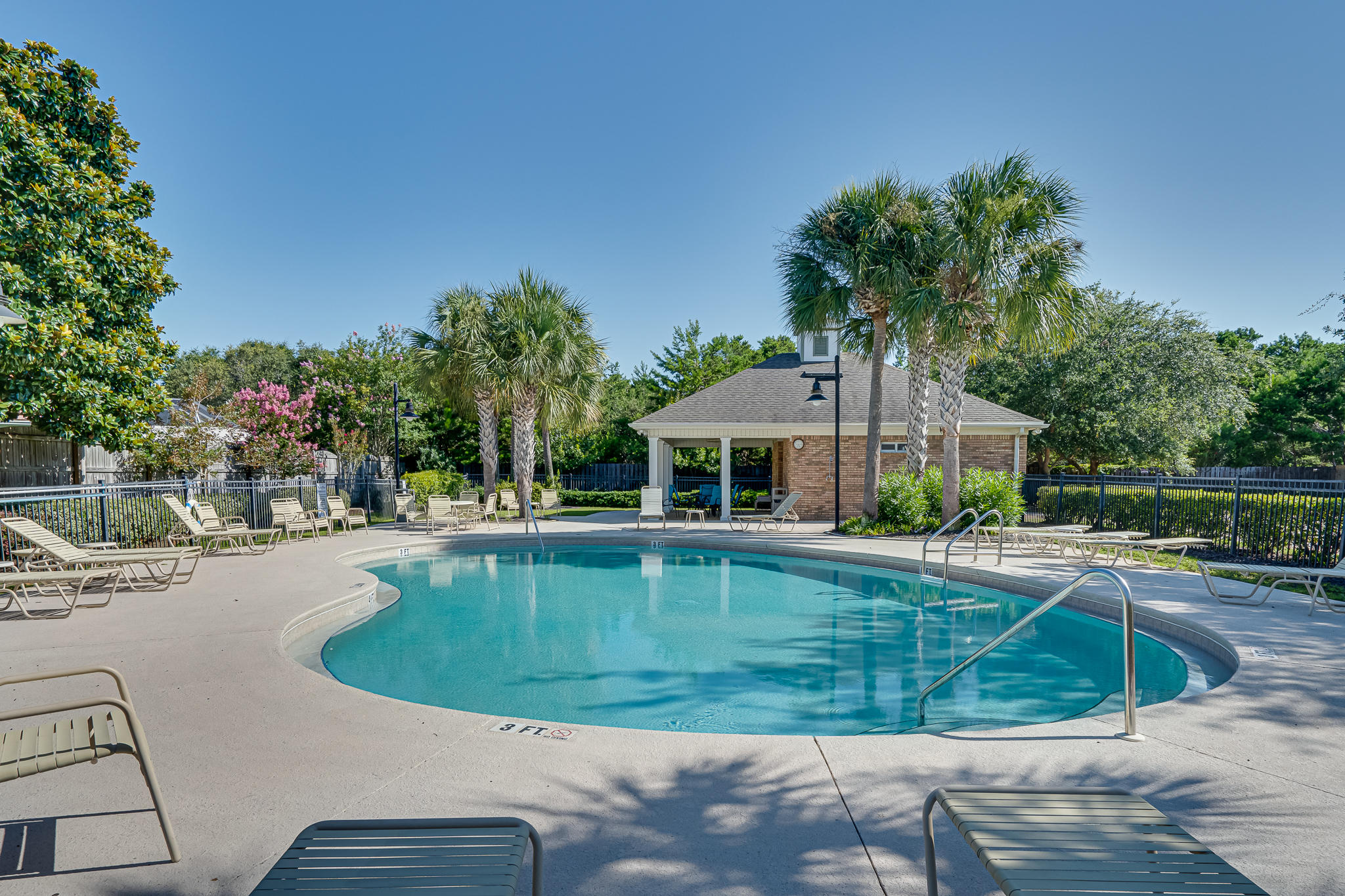 DIAMOND LAKES - Residential