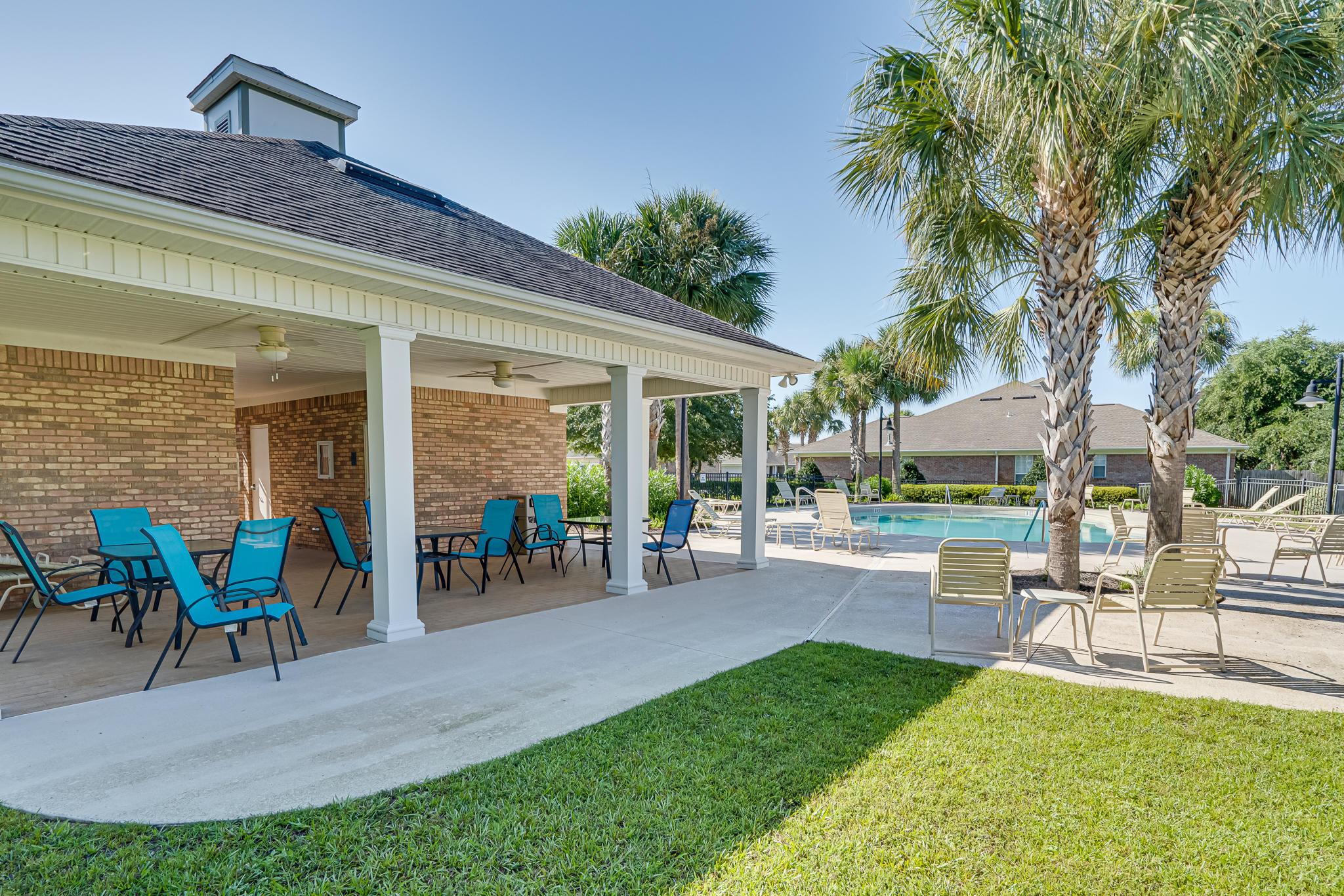 DIAMOND LAKES - Residential