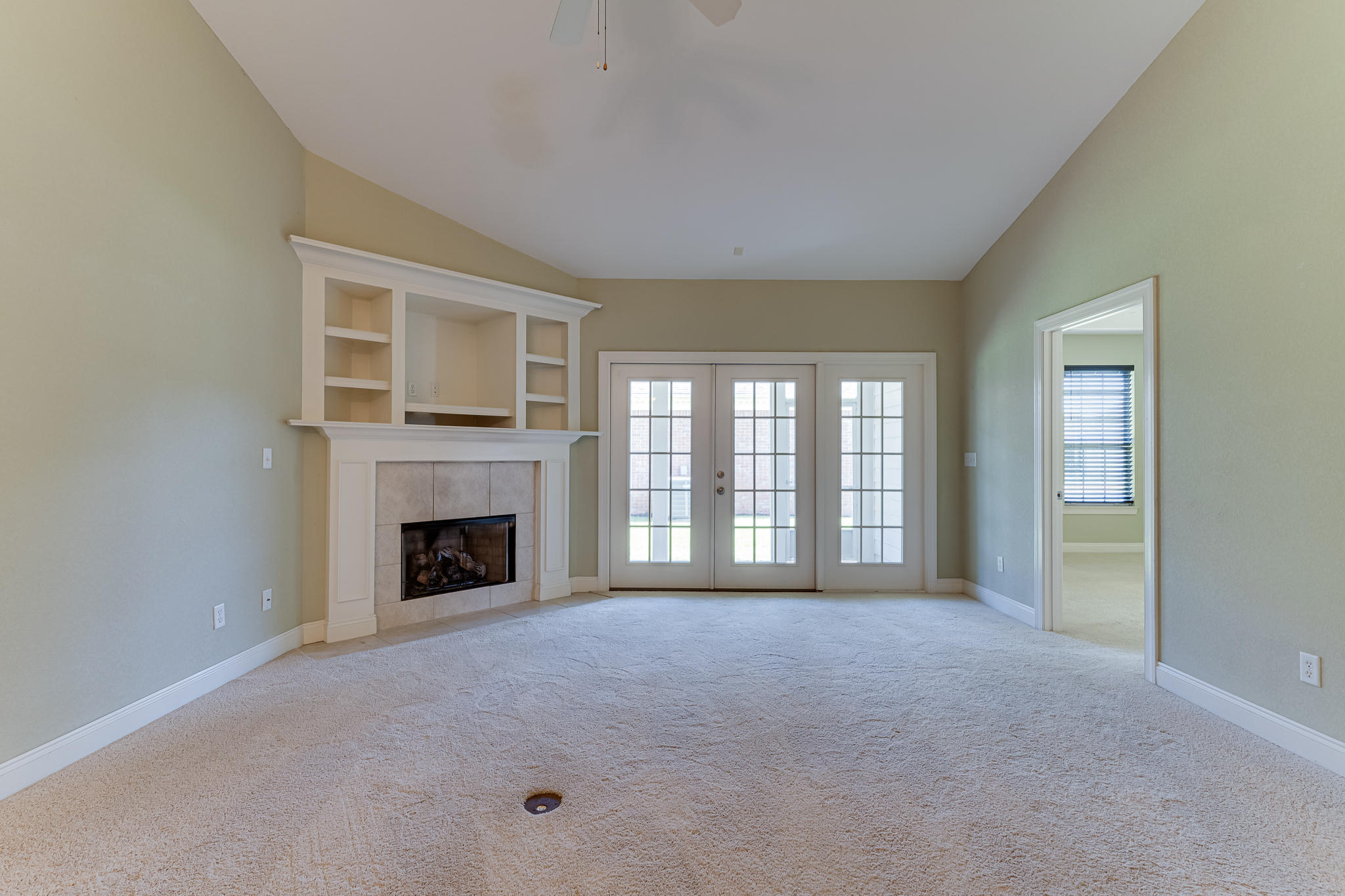 DIAMOND LAKES - Residential