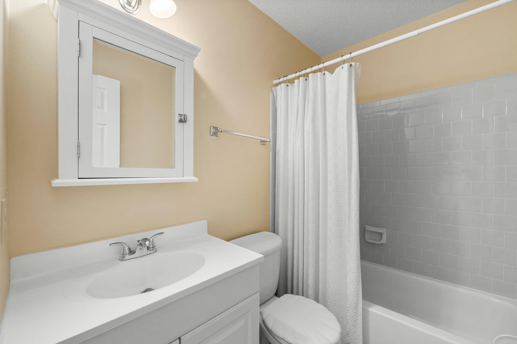 CASSINE GARDENS T/H PH 1 - Residential Lease
