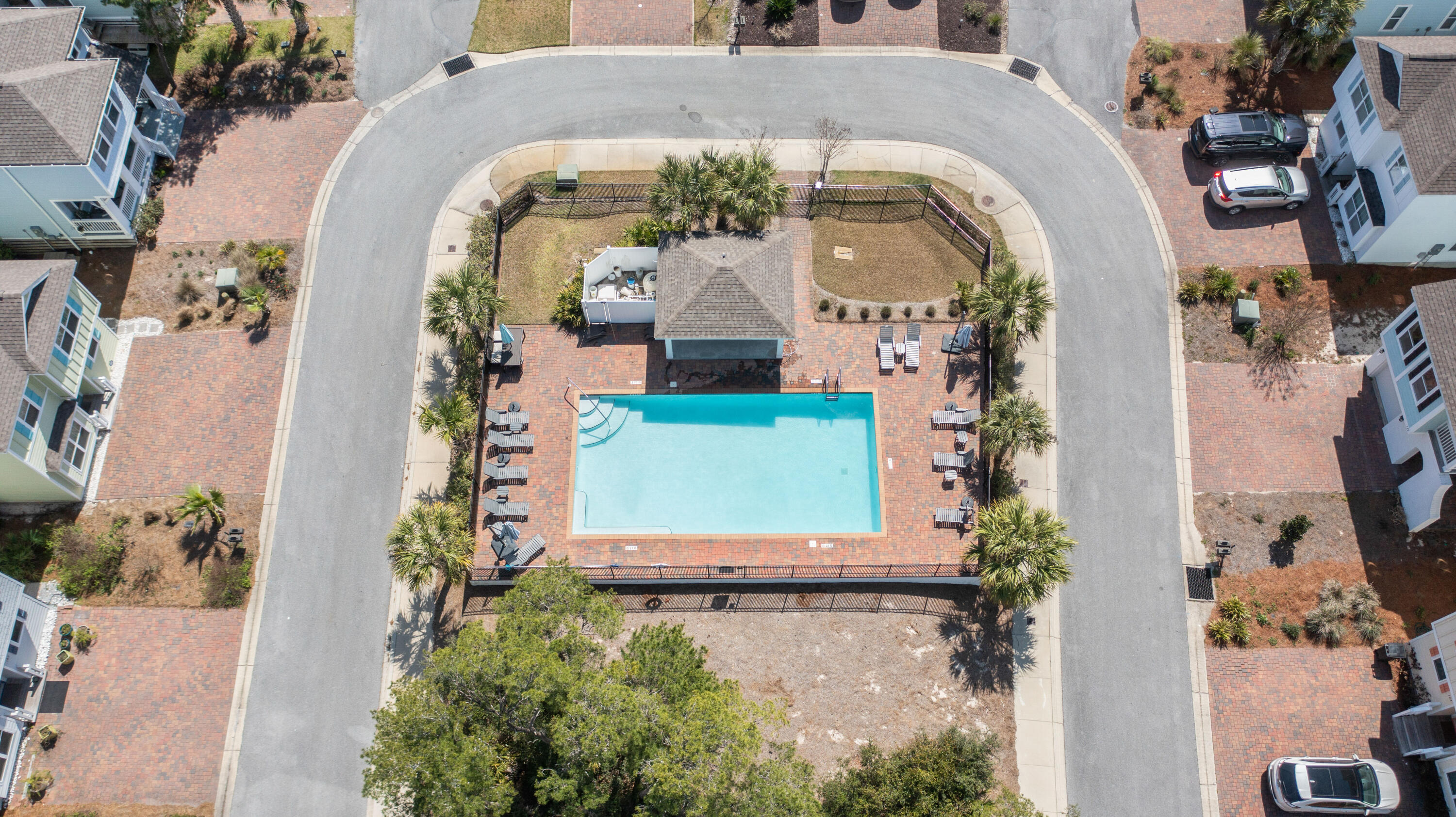 PINEWOOD PRESERVE - Residential