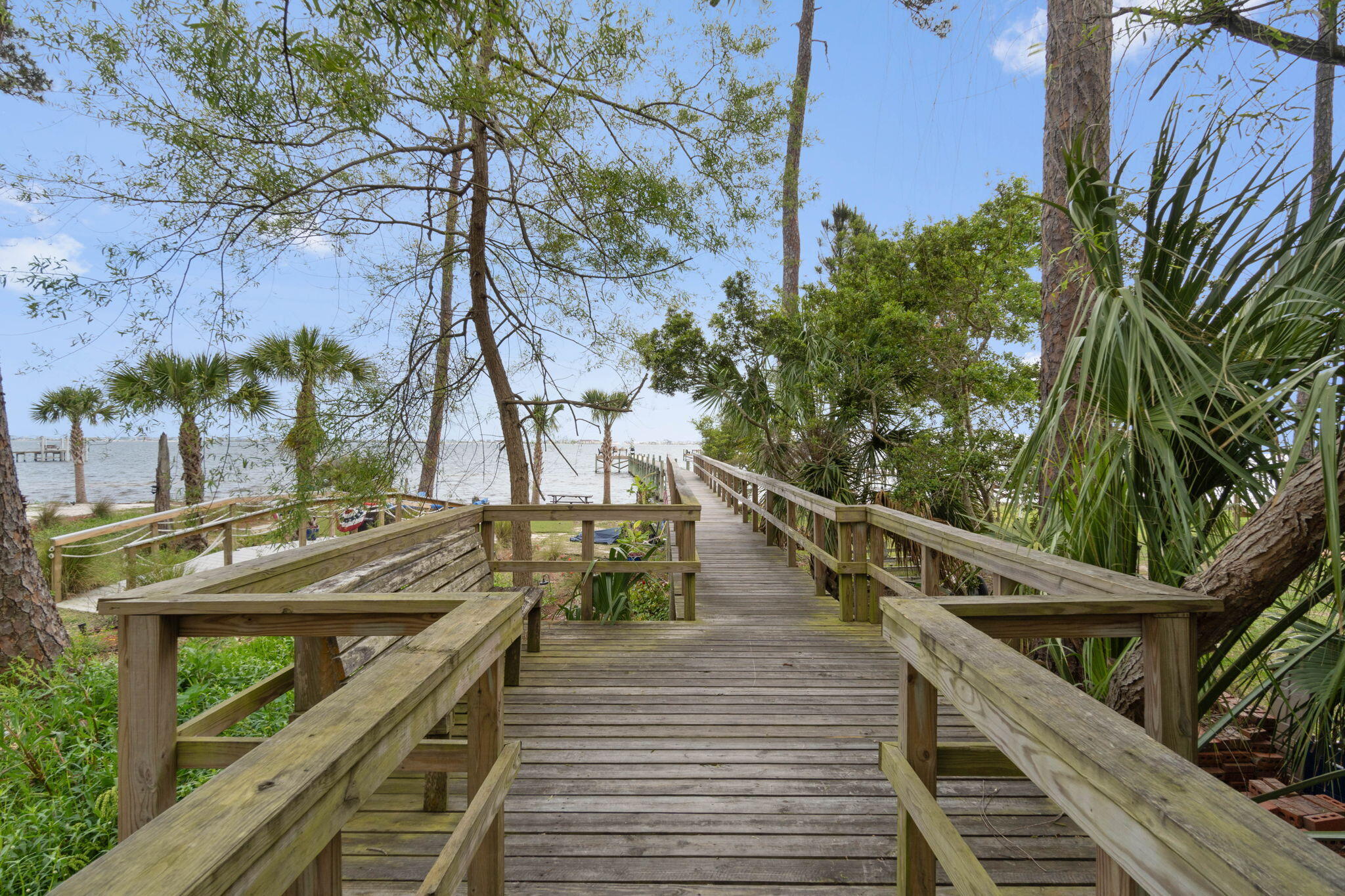 MAGNOLIA HARBOR - Residential