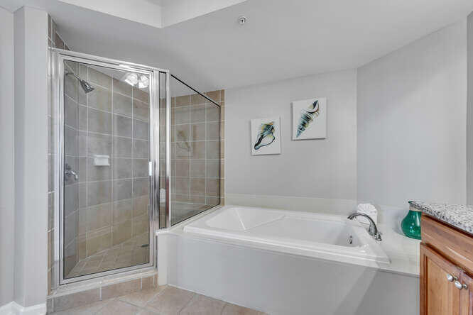SILVER BEACH TOWERS - Residential