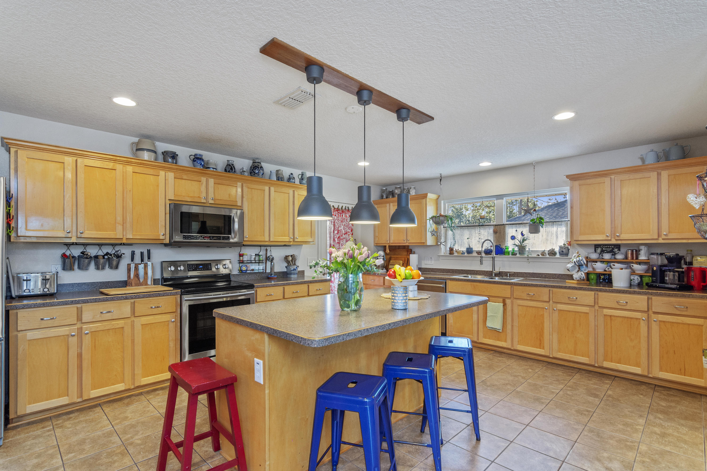 HOLLEY BY THE SEA - Residential