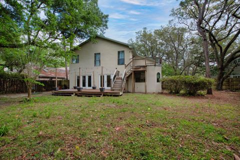 A home in Niceville