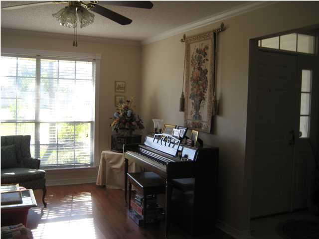 RIVERCHASE S/D PH 3 - Residential Lease