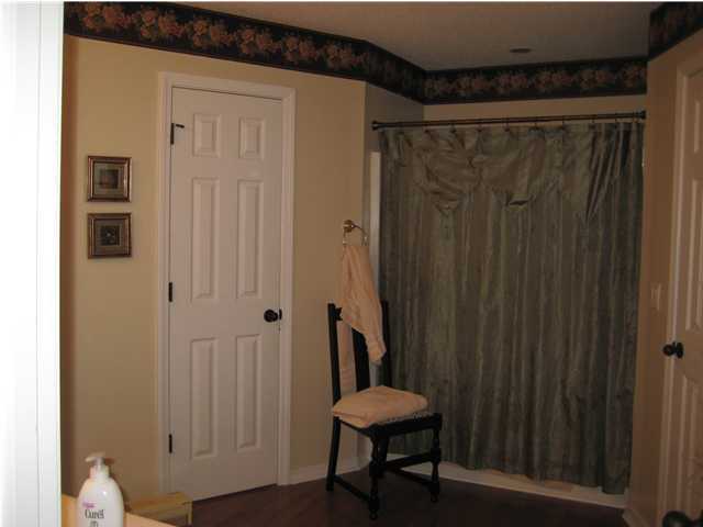 RIVERCHASE S/D PH 3 - Residential Lease