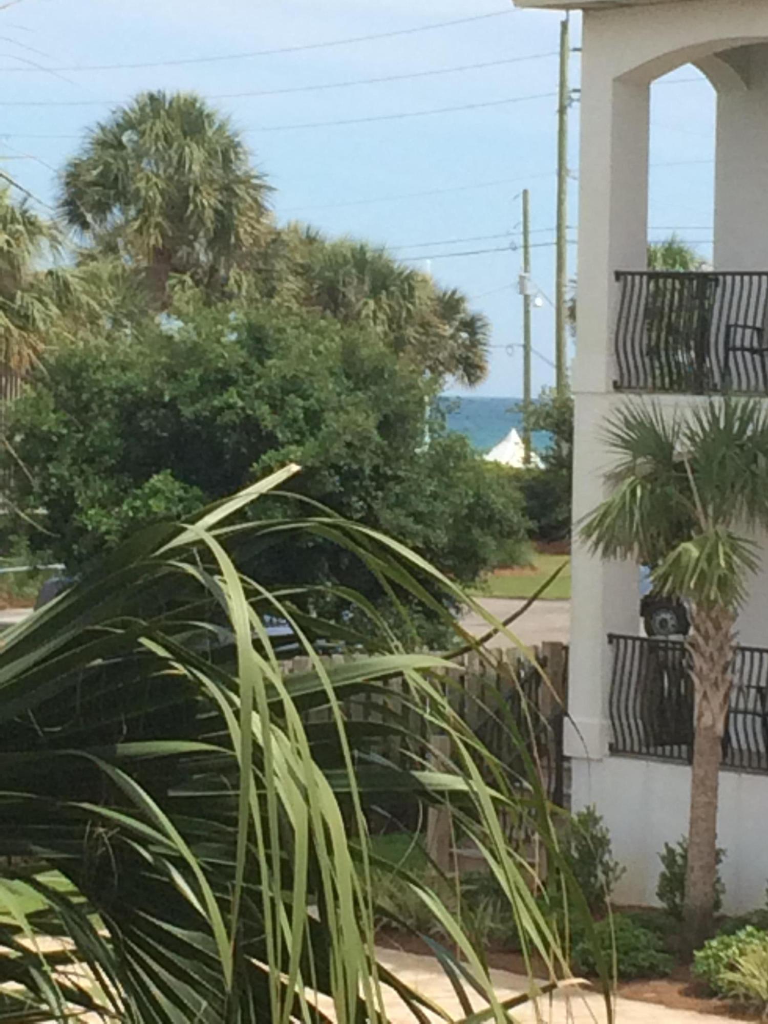 LAKEVIEW CONDO - Residential