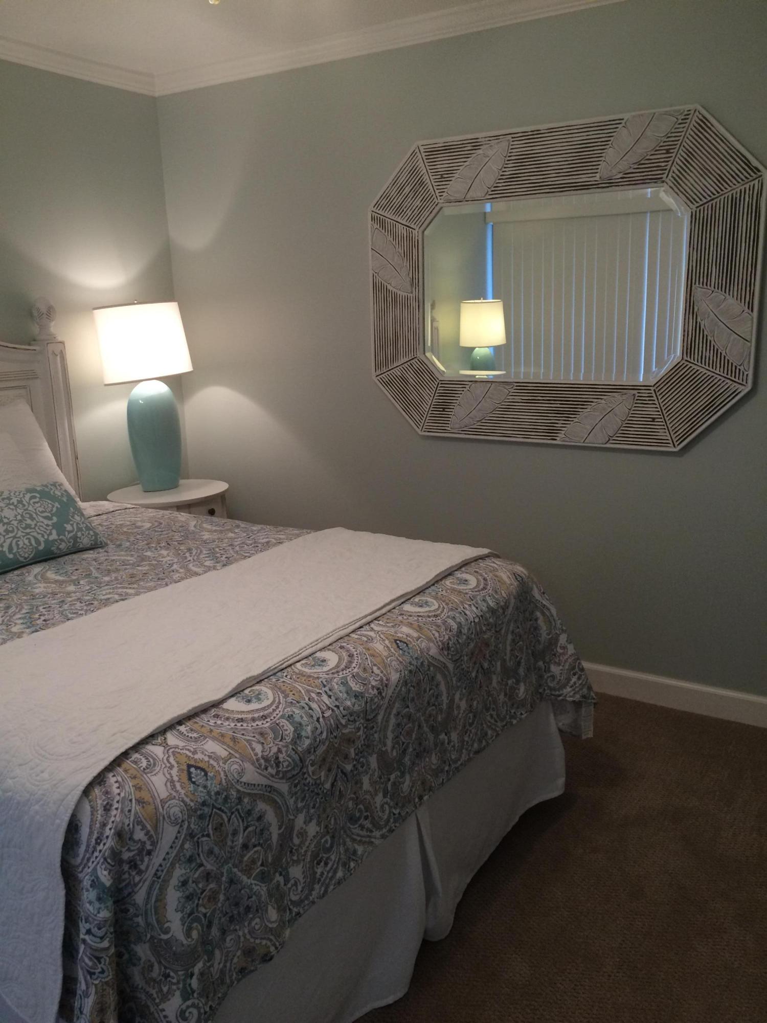 LAKEVIEW CONDO - Residential