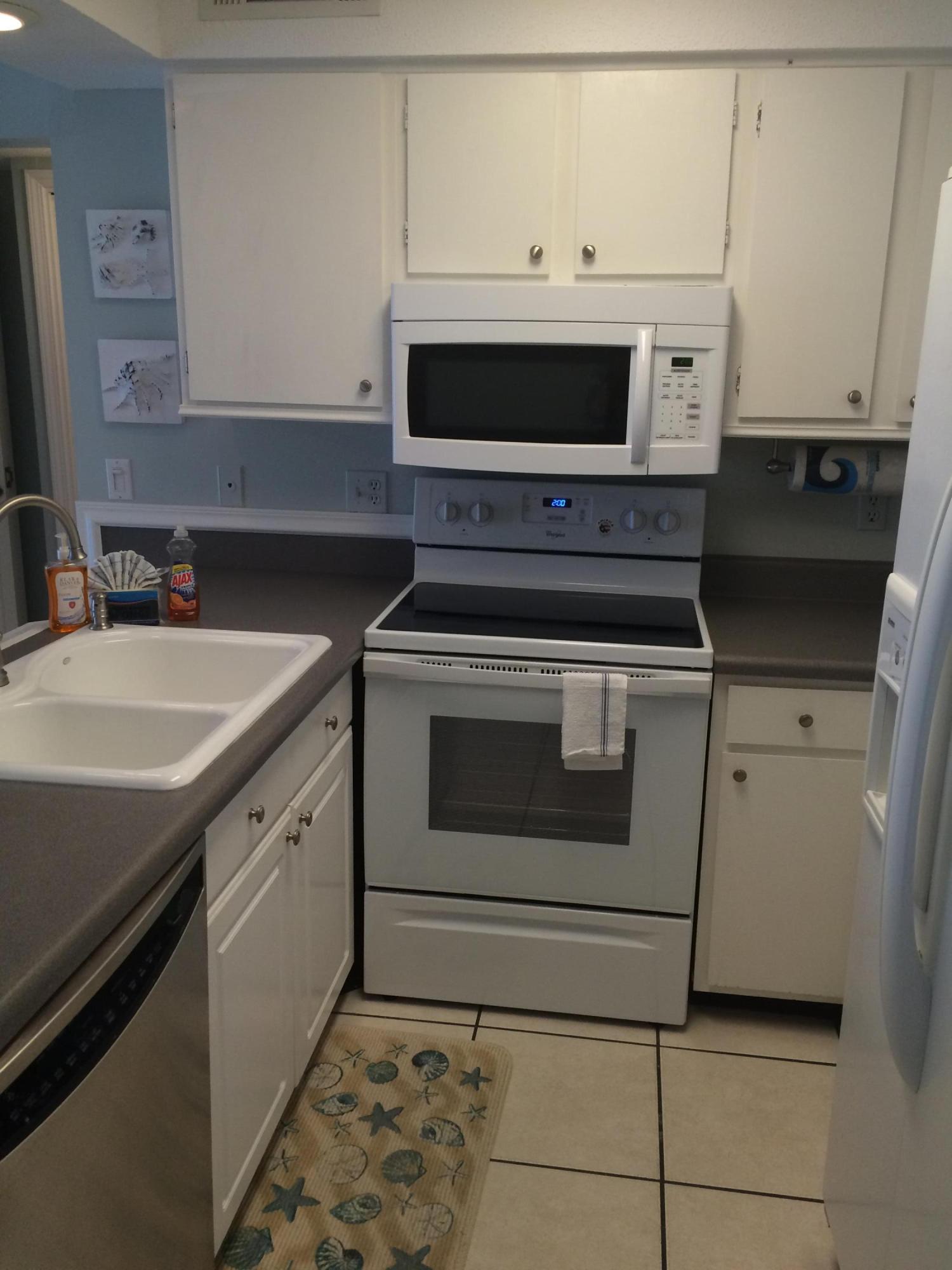 LAKEVIEW CONDO - Residential